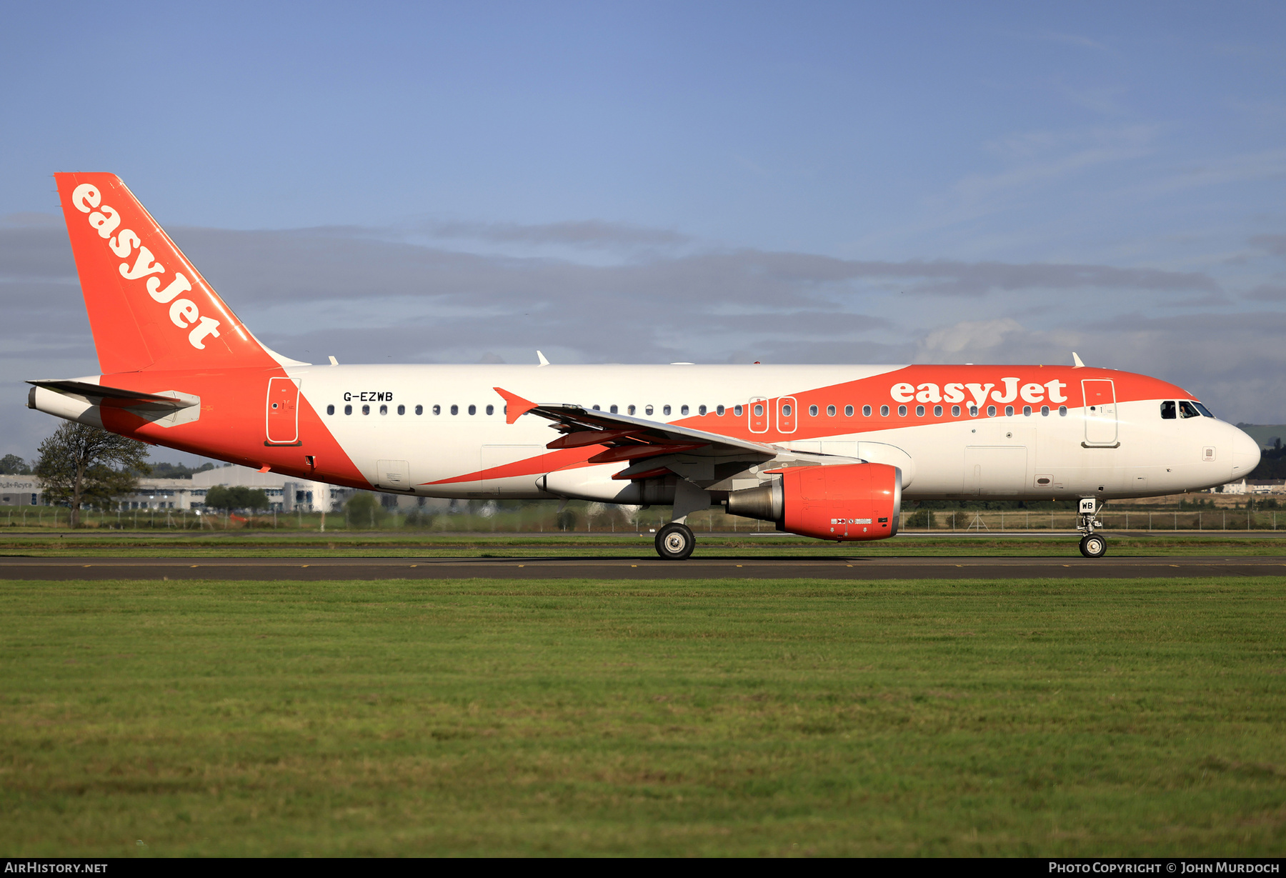 Aircraft Photo of G-EZWB | Airbus A320-214 | EasyJet | AirHistory.net #470040