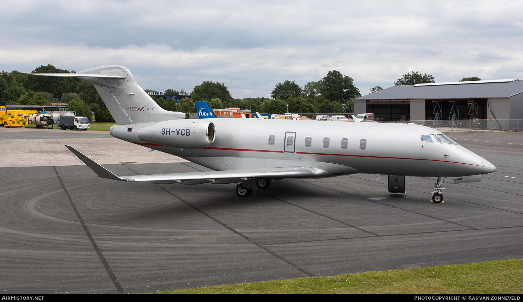 Aircraft Photo of 9H-VCB | Bombardier Challenger 350 (BD-100-1A10) | VistaJet | AirHistory.net #470183