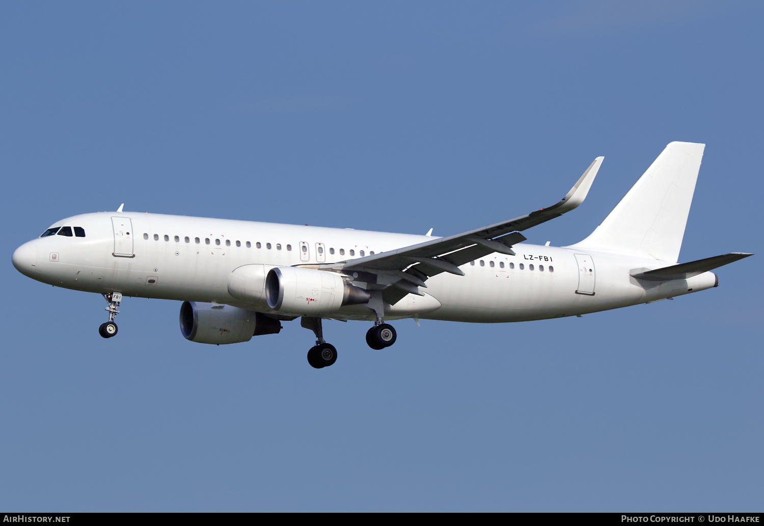 Aircraft Photo of LZ-FBI | Airbus A320-214 | AirHistory.net #470194