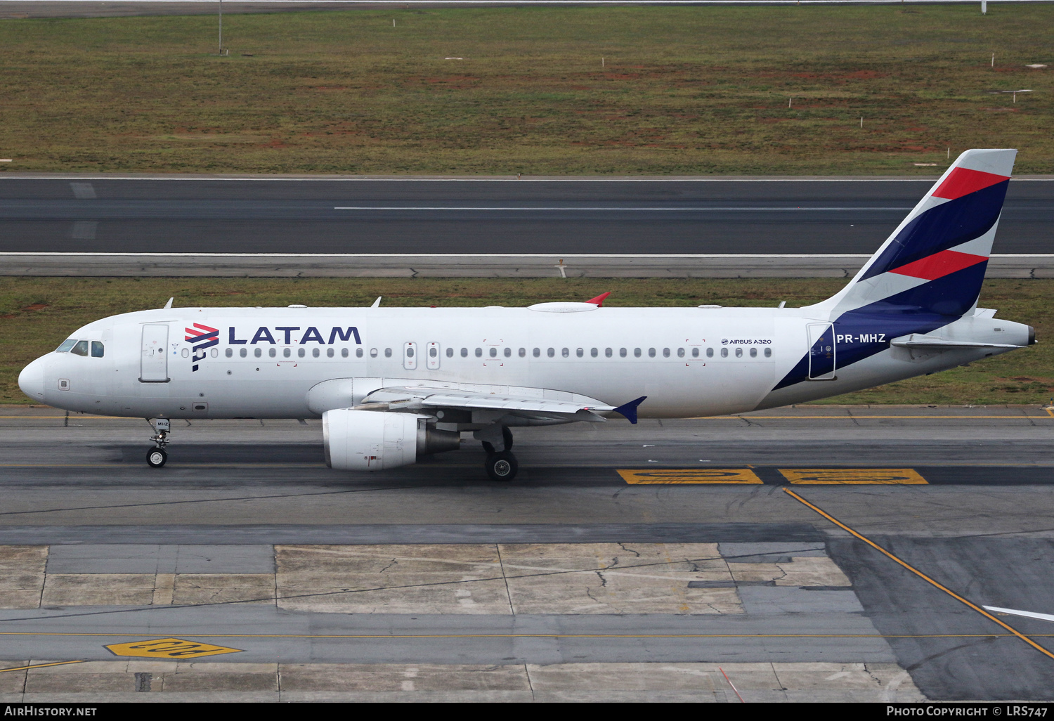 Aircraft Photo of PR-MHZ | Airbus A320-214 | LATAM Airlines | AirHistory.net #470236