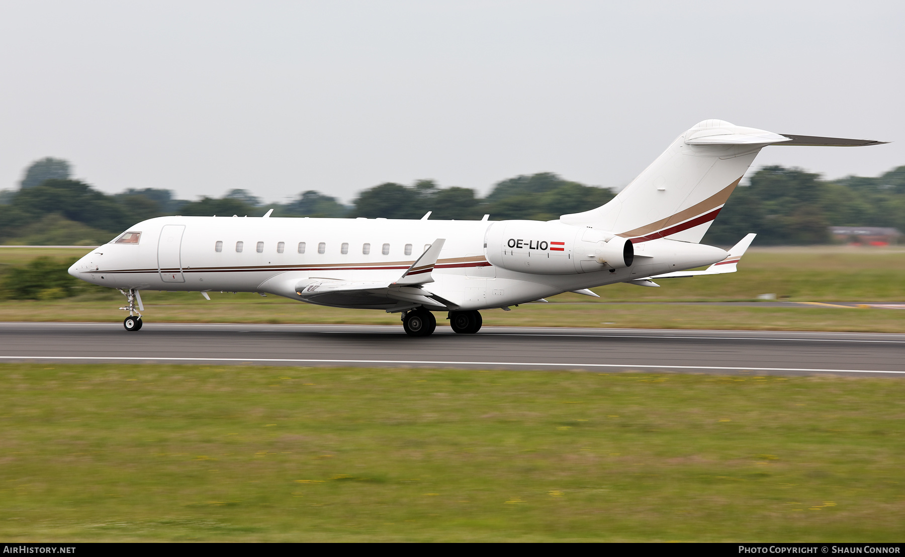 Aircraft Photo of OE-LIO | Bombardier Global 5000 (BD-700-1A11) | AirHistory.net #470263