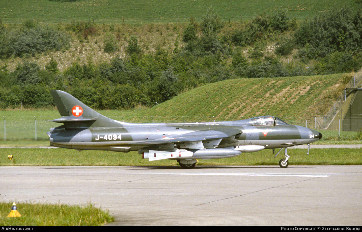 Aircraft Photo of J-4094 | Hawker Hunter F58 | Switzerland - Air Force | AirHistory.net #470343