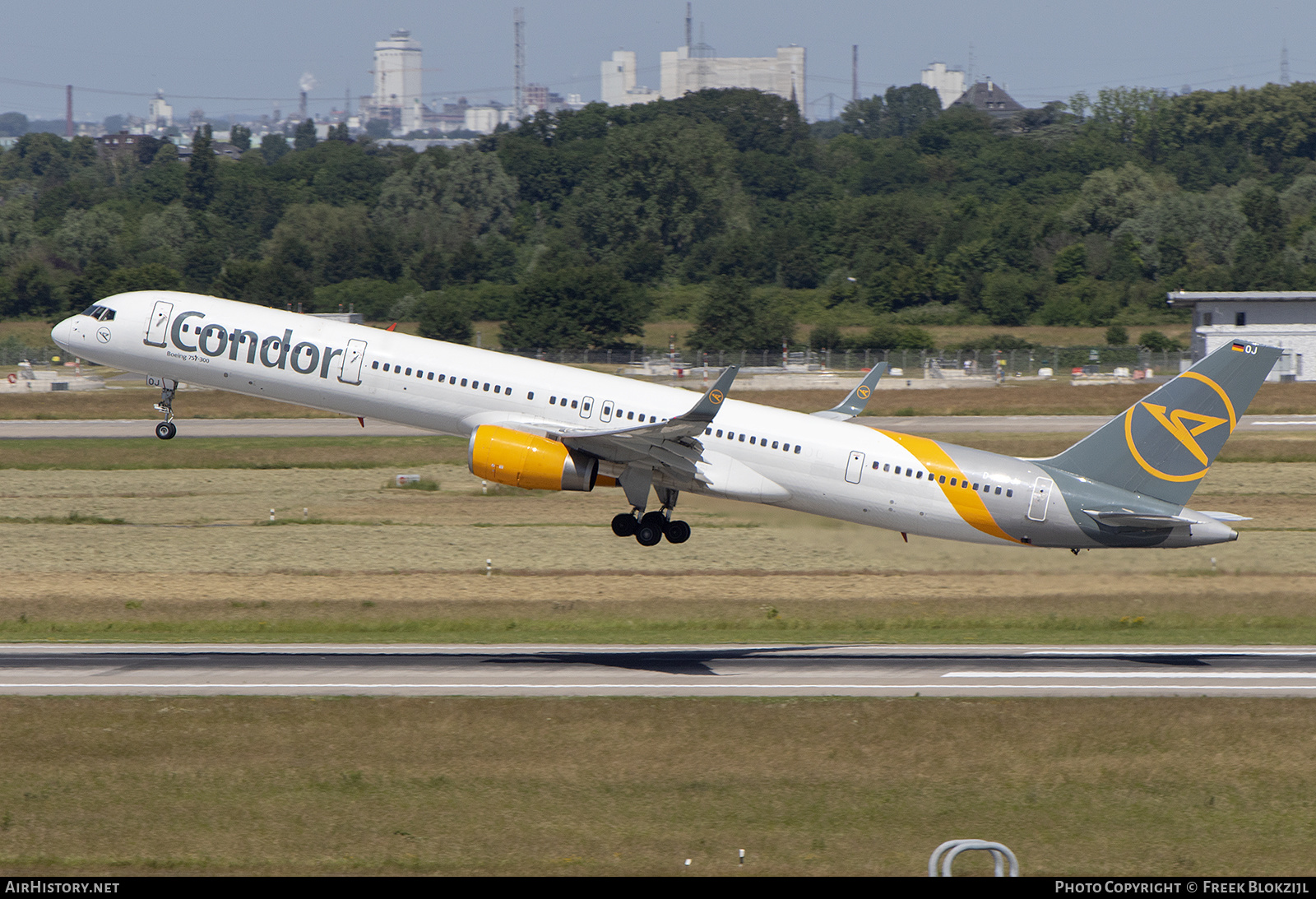 Aircraft Photo of D-ABOJ | Boeing 757-330 | Condor Flugdienst | AirHistory.net #470398
