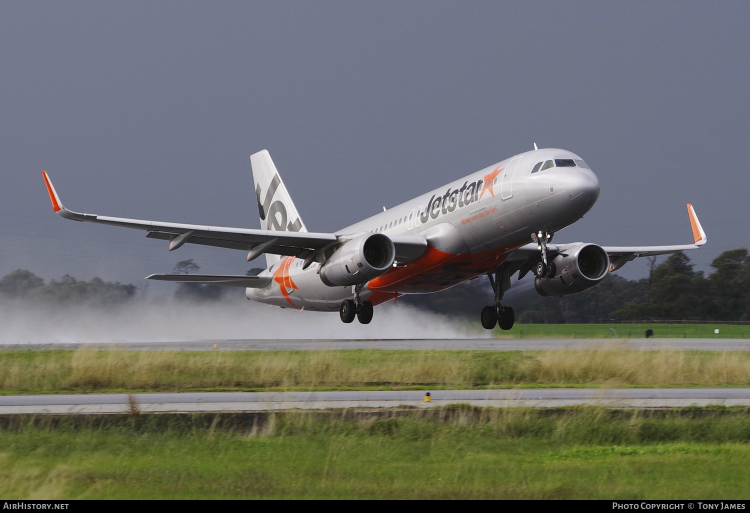 Aircraft Photo of VH-VFT | Airbus A320-232 | Jetstar Airways | AirHistory.net #470427
