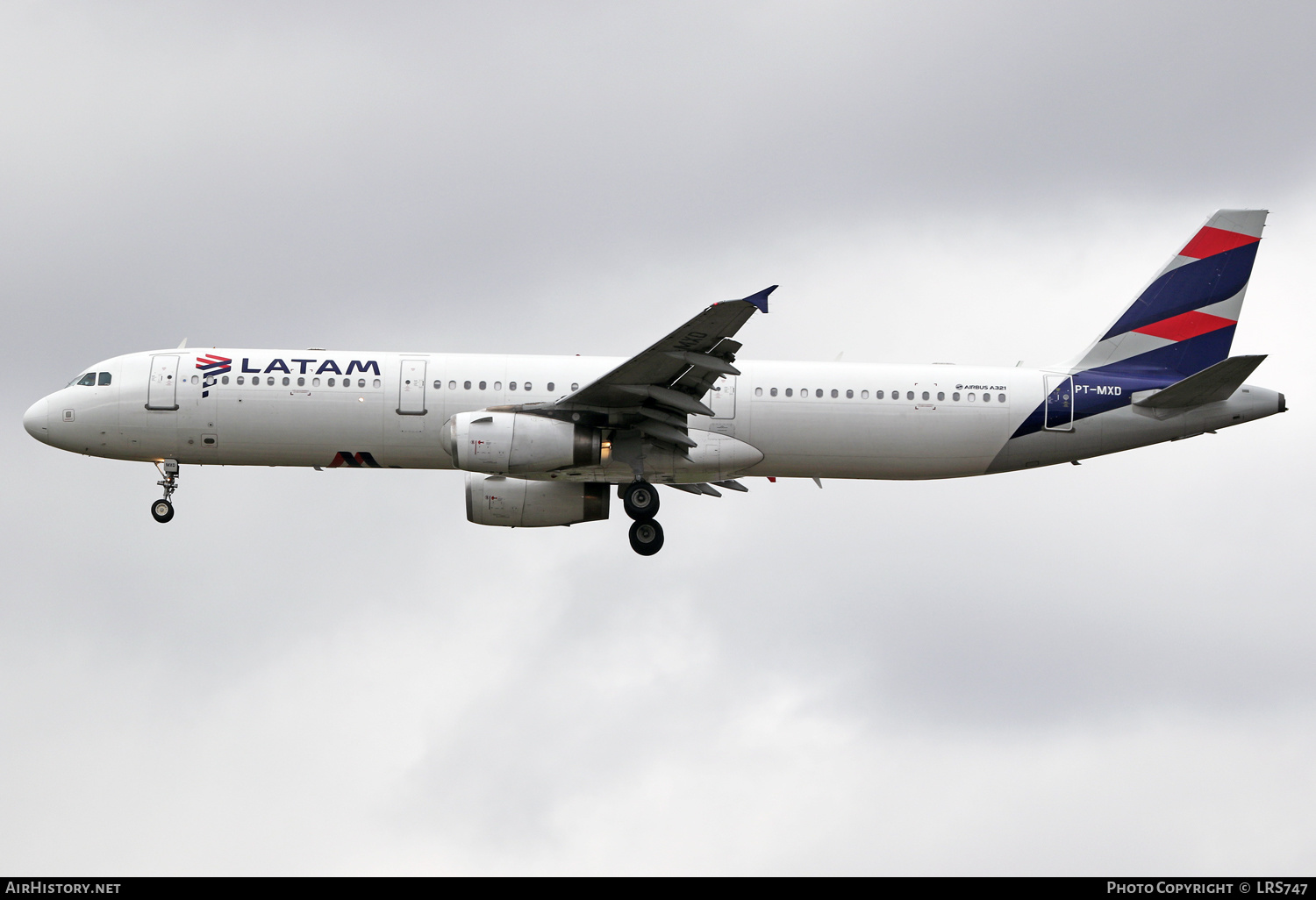 Aircraft Photo of PT-MXD | Airbus A321-231 | LATAM Airlines | AirHistory.net #470575