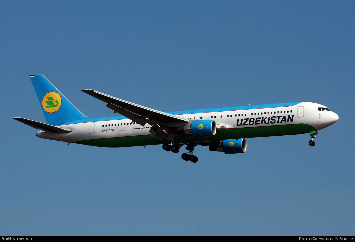 Aircraft Photo of UK67006 | Boeing 767-33P/ER | Uzbekistan Airways | AirHistory.net #470586