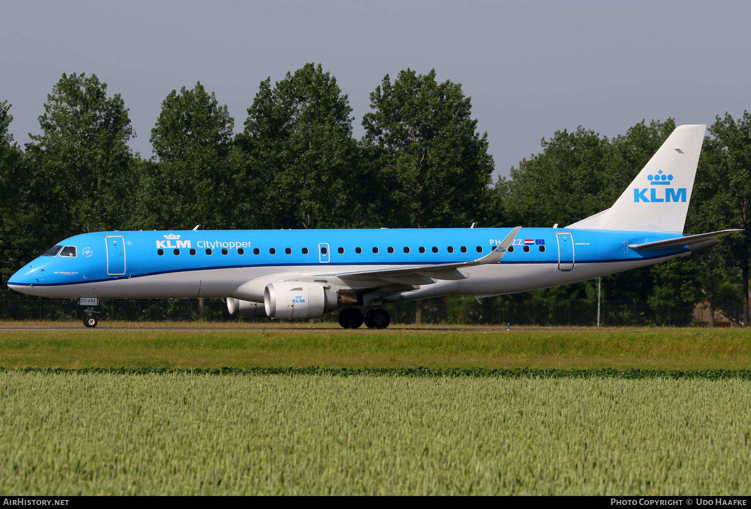 Aircraft Photo of PH-EZZ | Embraer 190STD (ERJ-190-100STD) | KLM Cityhopper | AirHistory.net #470633