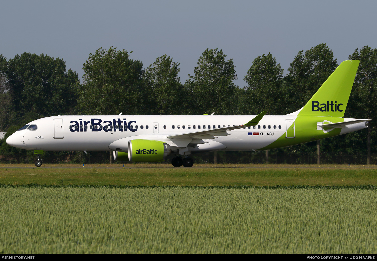 Aircraft Photo of YL-ABJ | Airbus A220-371 (BD-500-1A11) | AirBaltic | AirHistory.net #470635