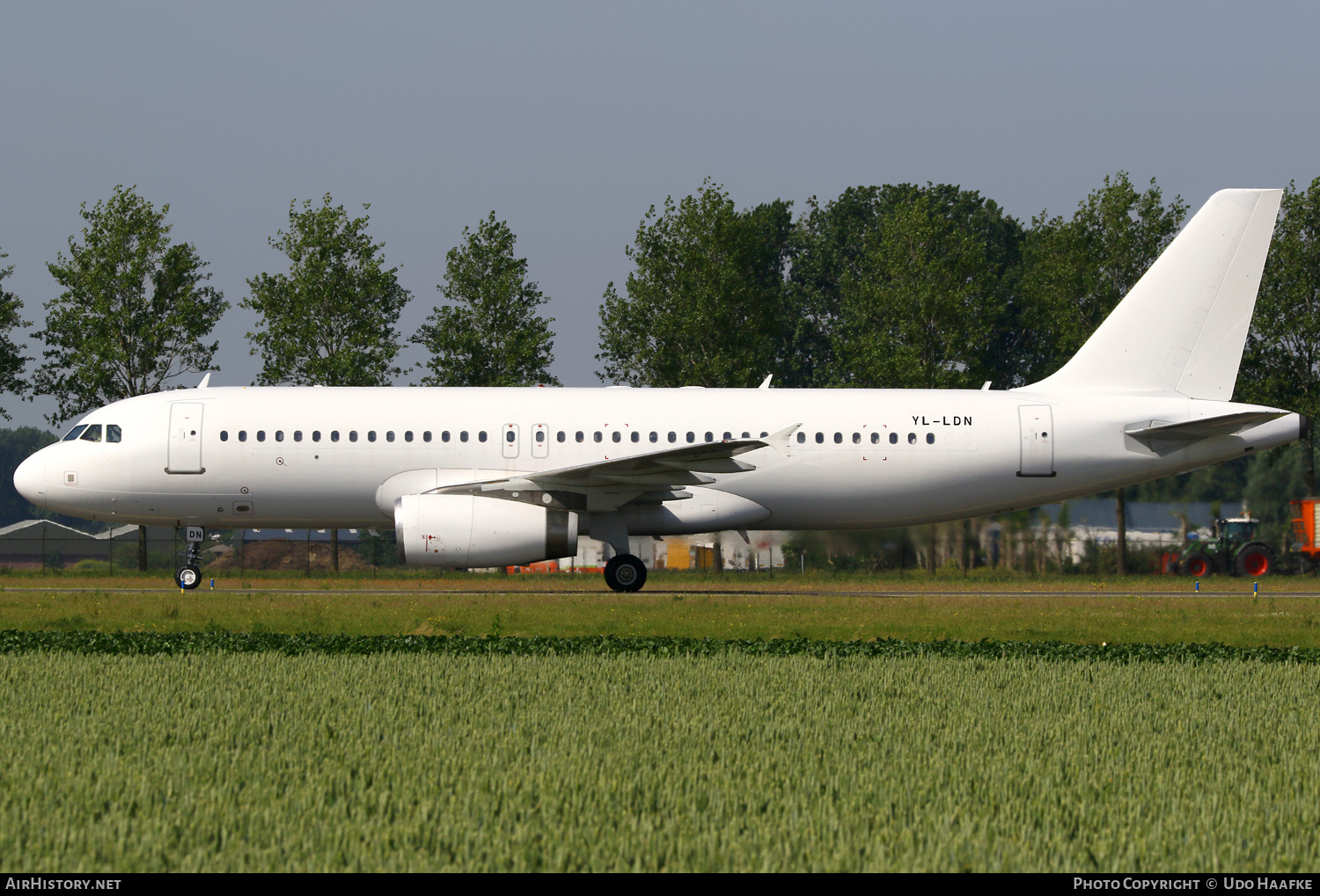 Aircraft Photo of YL-LDN | Airbus A320-232 | AirHistory.net #470637