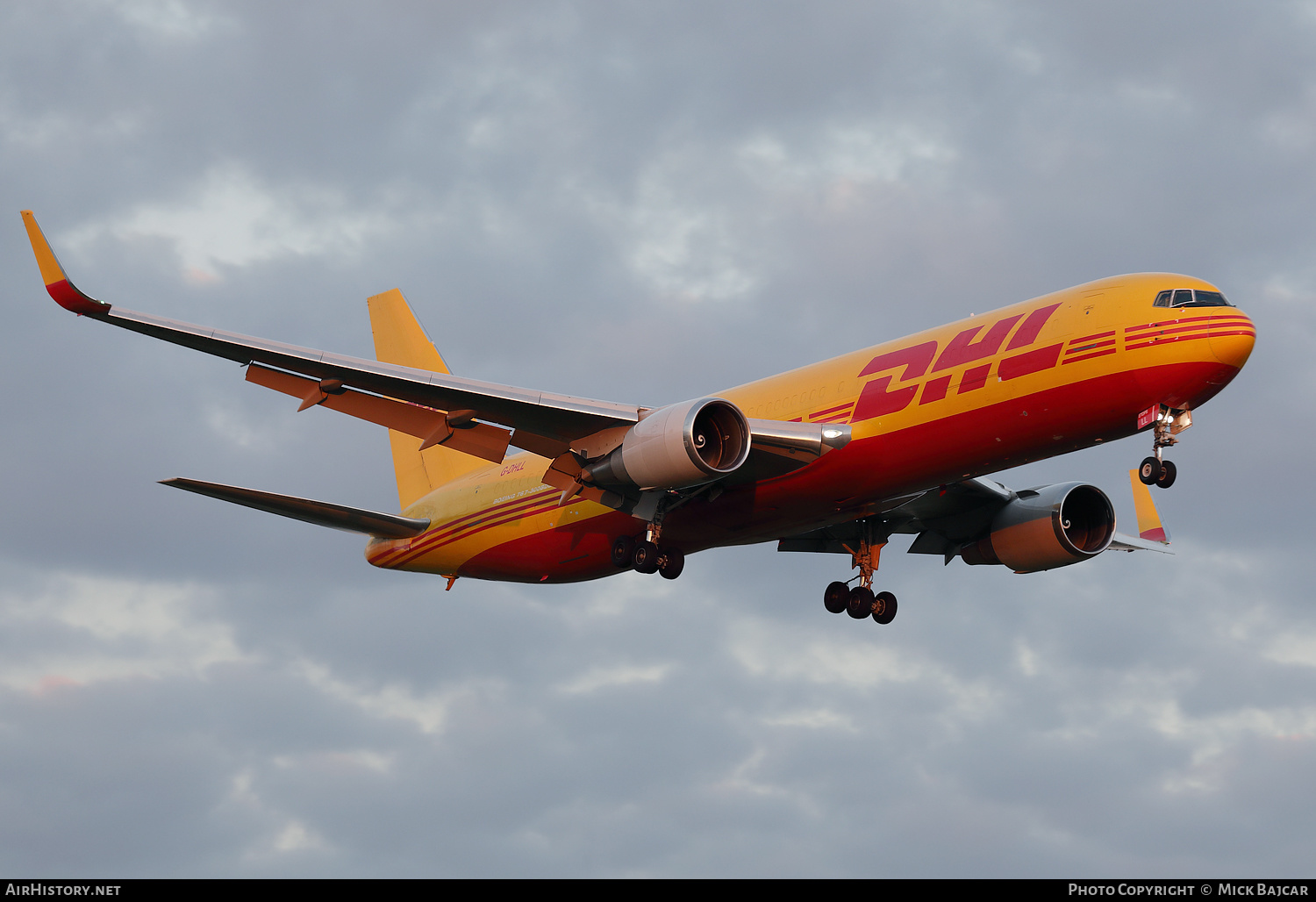 Aircraft Photo of G-DHLL | Boeing 767-304/ER | DHL International | AirHistory.net #470756