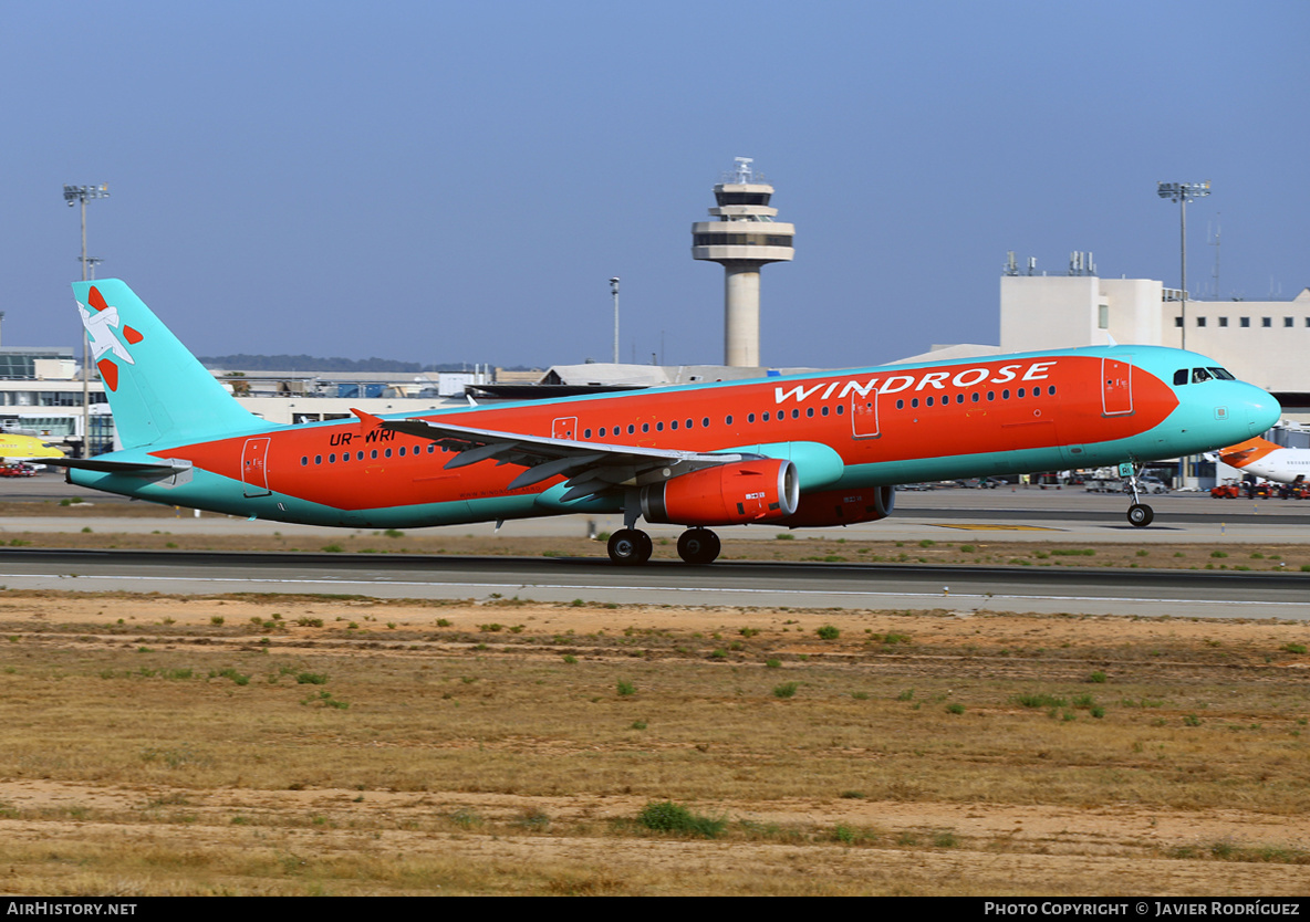 Aircraft Photo of UR-WRI | Airbus A321-231 | Windrose | AirHistory.net #470775