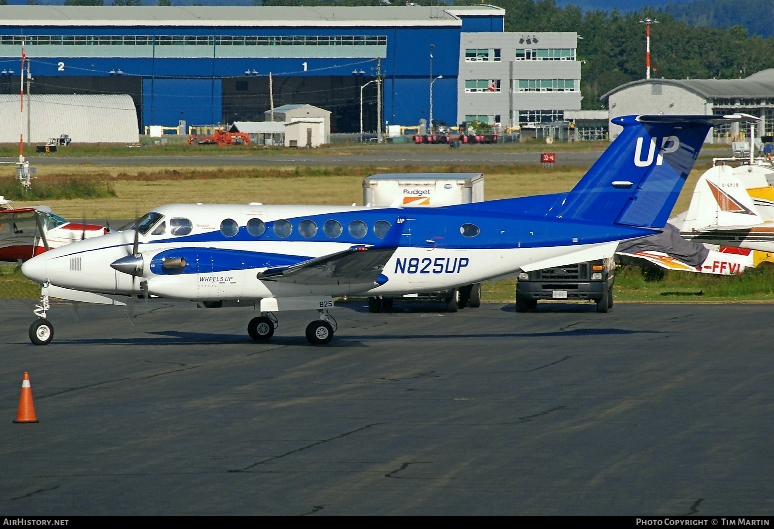 Aircraft Photo of N825UP | Beechcraft 350i King Air (B300) | Wheels Up | AirHistory.net #470888
