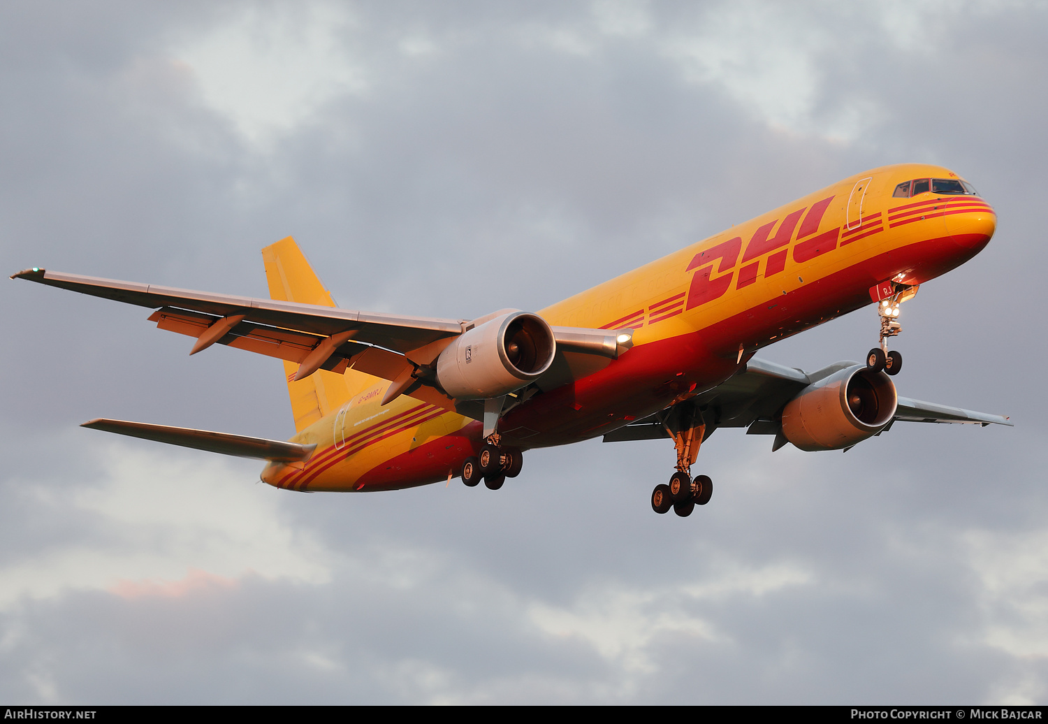 Aircraft Photo of G-BMRJ | Boeing 757-236/SF | DHL International | AirHistory.net #470905