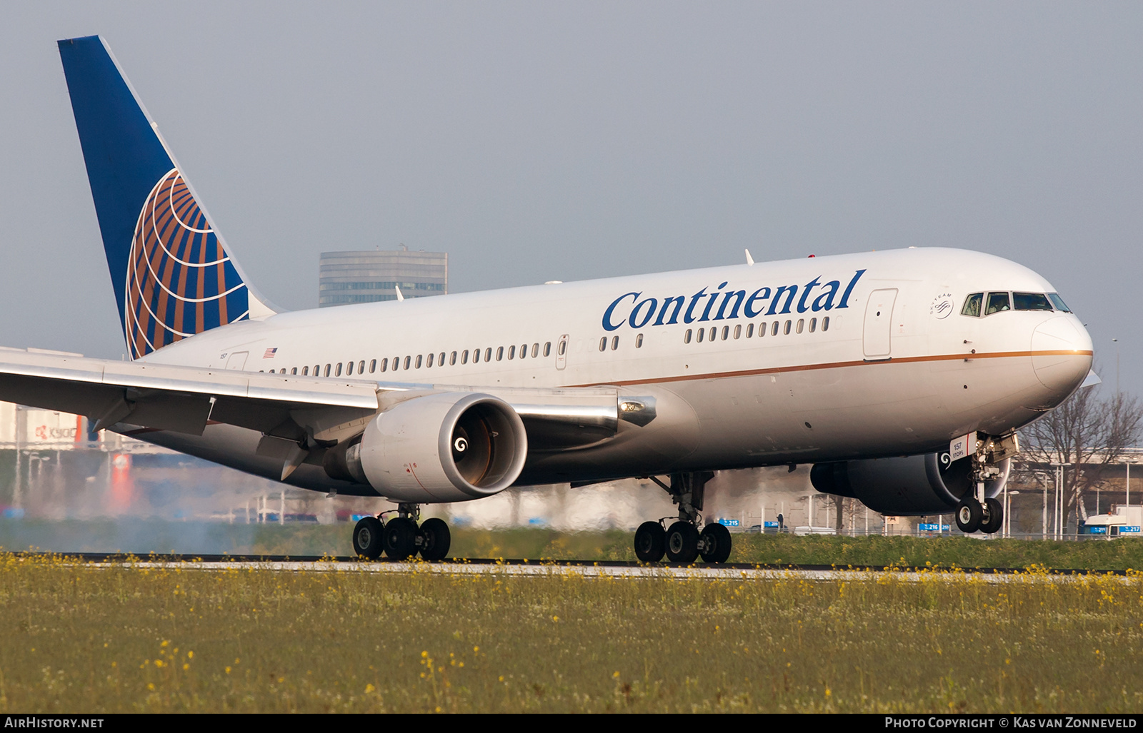 Aircraft Photo of N67157 | Boeing 767-224/ER | Continental Airlines | AirHistory.net #470933