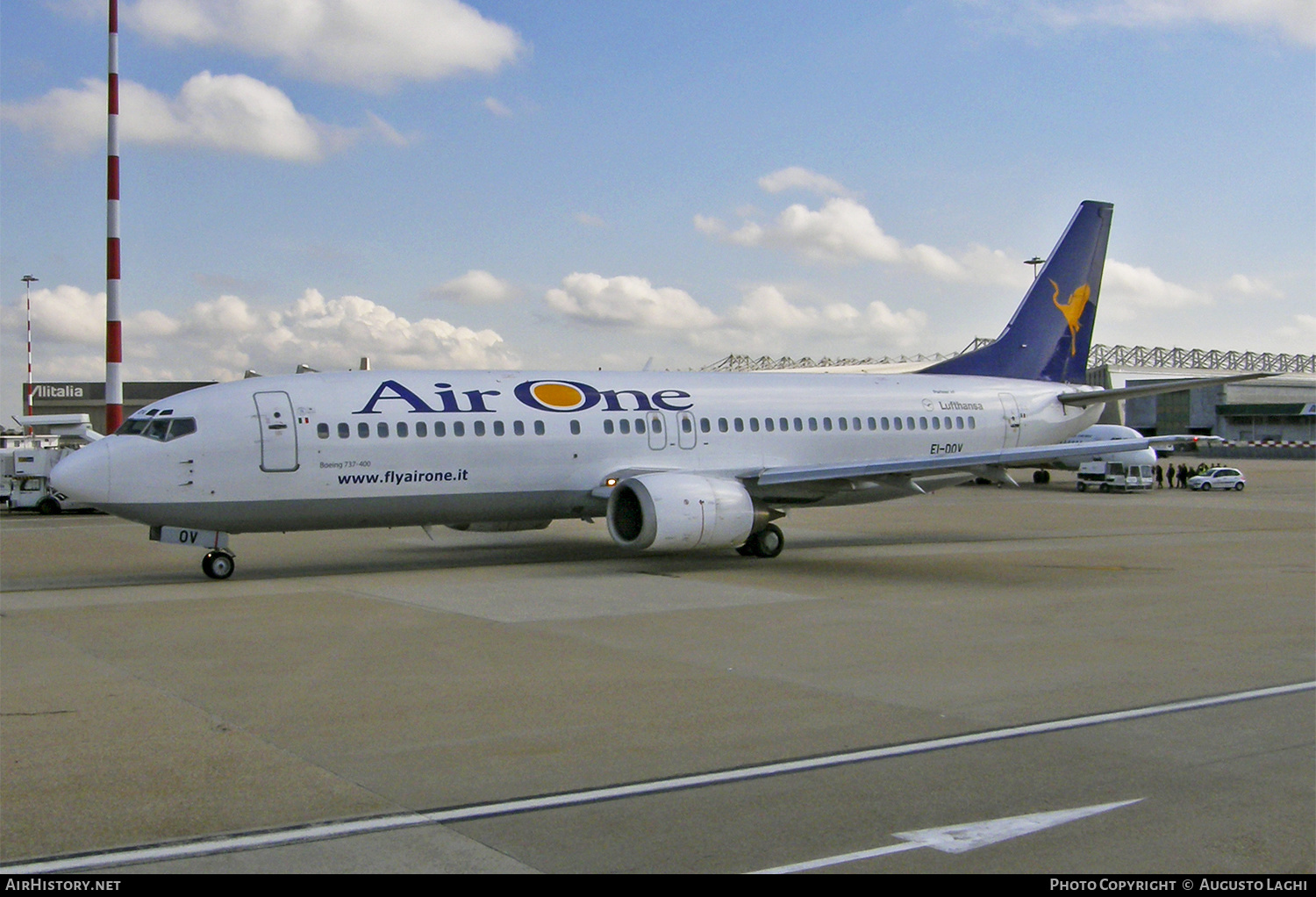 Aircraft Photo of EI-DOV | Boeing 737-48E(SF) | Air One | AirHistory.net #470974