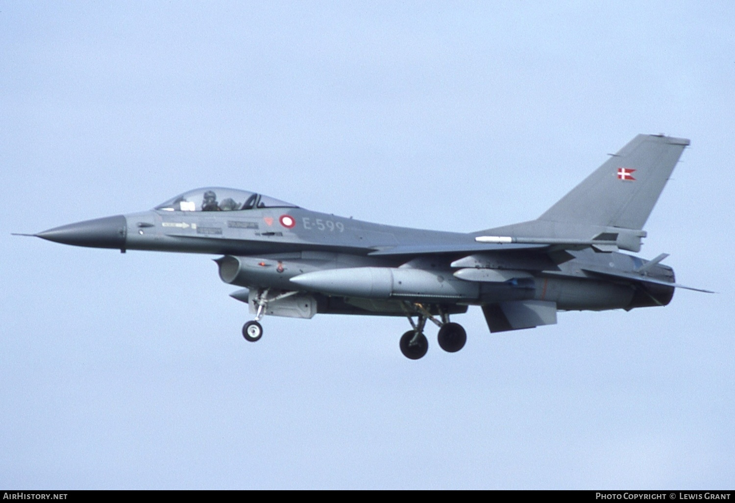 Aircraft Photo of E-599 | General Dynamics F-16A Fighting Falcon | Denmark - Air Force | AirHistory.net #471170