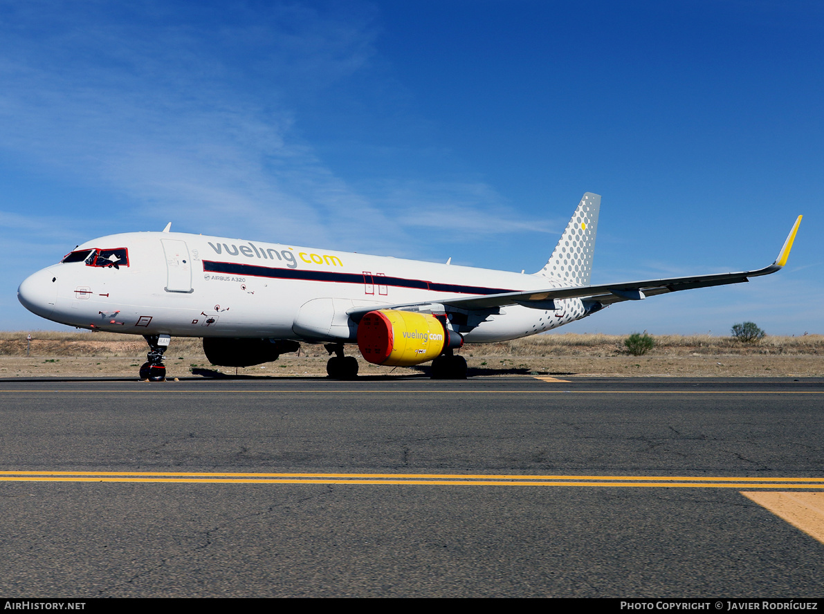 Aircraft Photo of EC-MAH | Airbus A320-214 | Vueling Airlines | AirHistory.net #471189