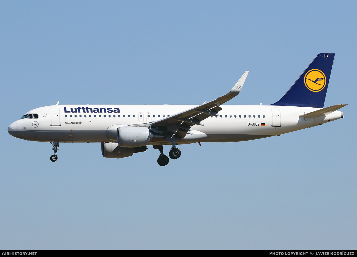 Aircraft Photo of D-AIUV | Airbus A320-214 | Lufthansa | AirHistory.net #471195