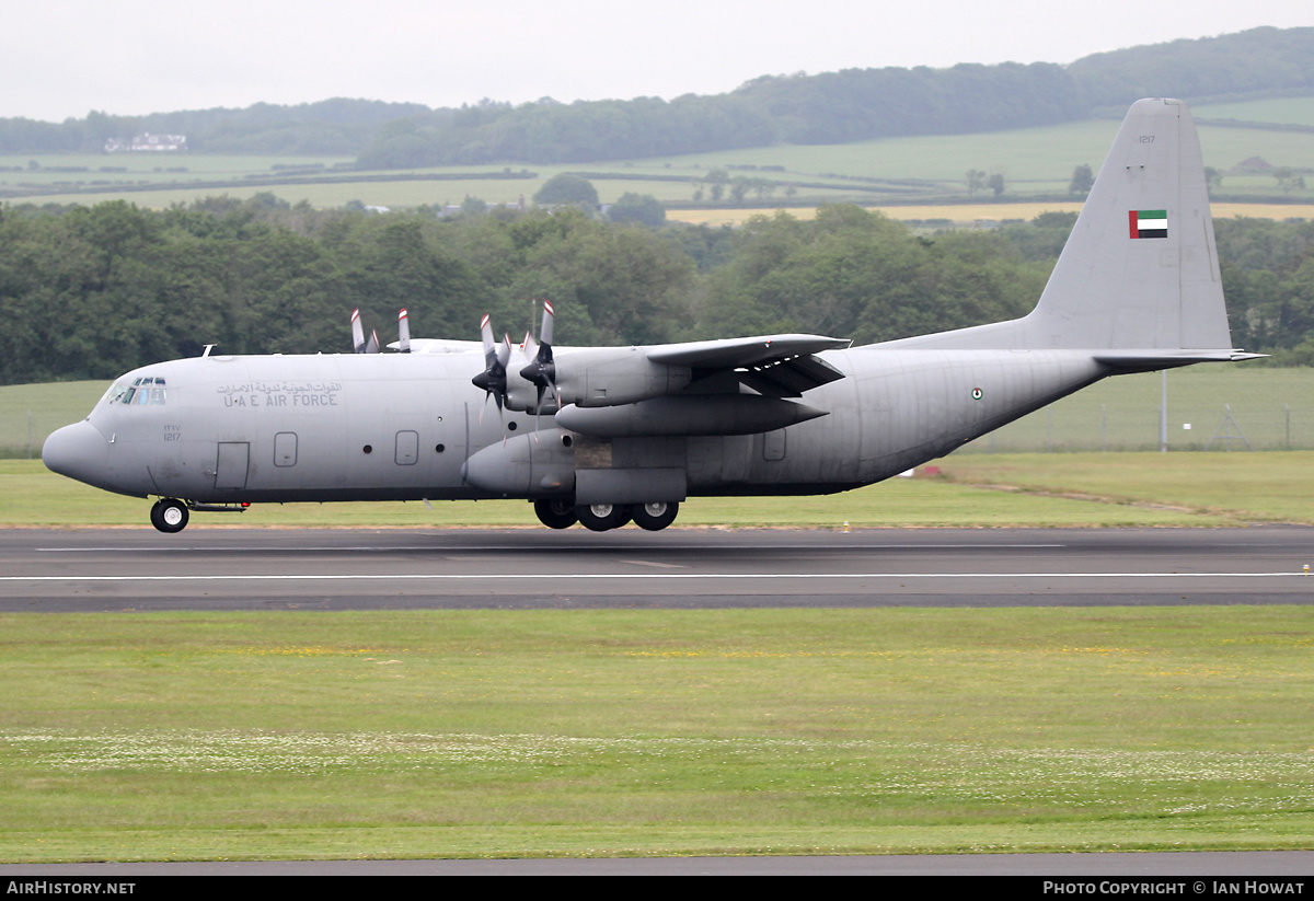 Aircraft Photo of 1217 | Lockheed L-100-30 Hercules (382G) | United Arab Emirates - Air Force | AirHistory.net #471282