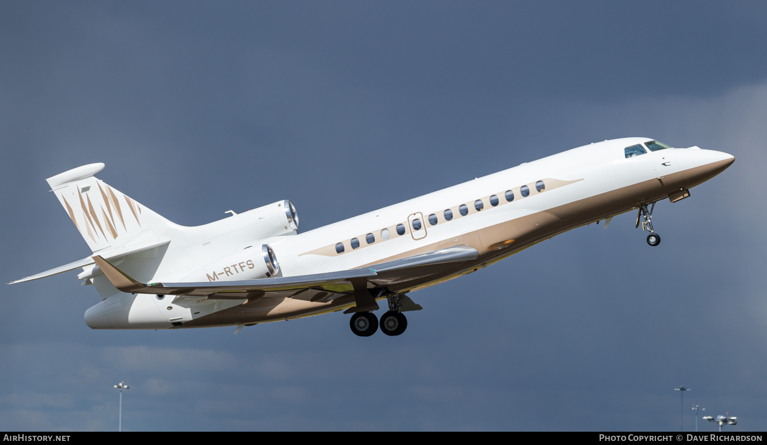 Aircraft Photo of M-RTFS | Dassault Falcon 7X | AirHistory.net #471308