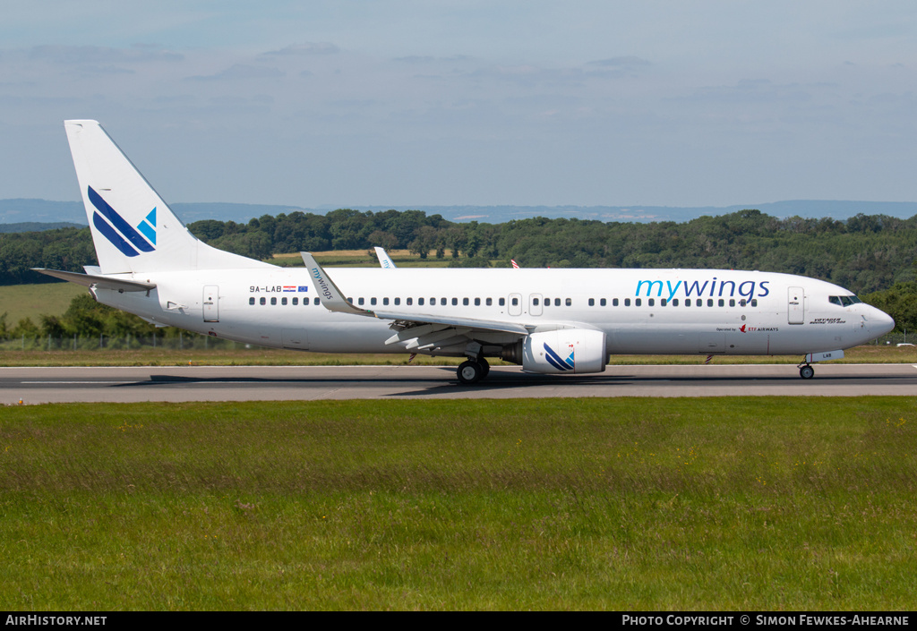 Aircraft Photo of 9A-LAB | Boeing 737-8K5 | MyWings | AirHistory.net #471335