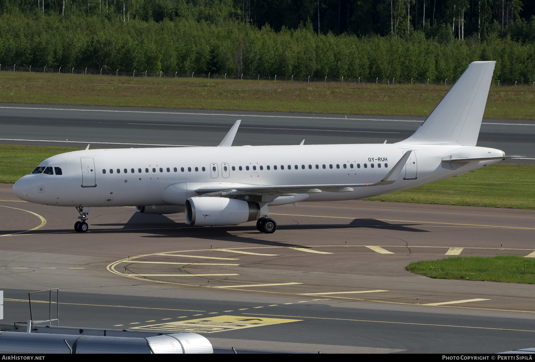 Aircraft Photo of OY-RUH | Airbus A320-232 | AirHistory.net #471342