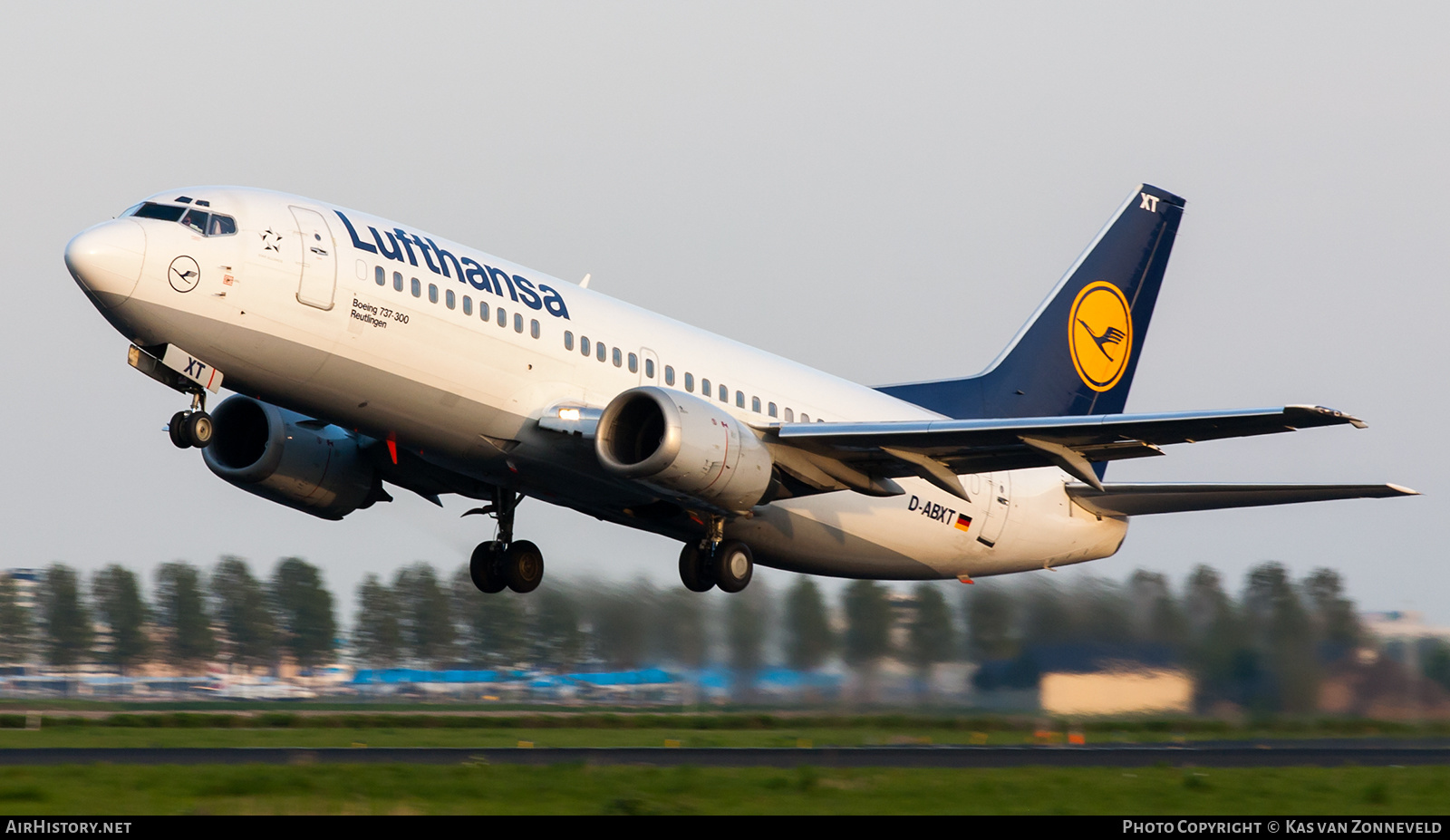 Aircraft Photo of D-ABXT | Boeing 737-330 | Lufthansa | AirHistory.net #471451