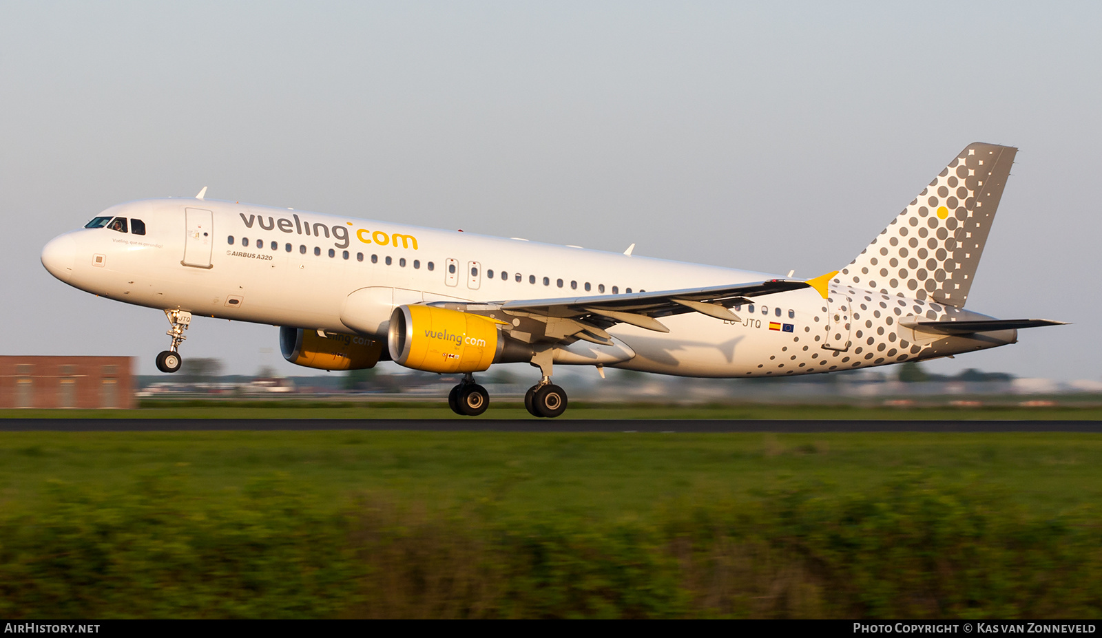 Aircraft Photo of EC-JTQ | Airbus A320-214 | Vueling Airlines | AirHistory.net #471452