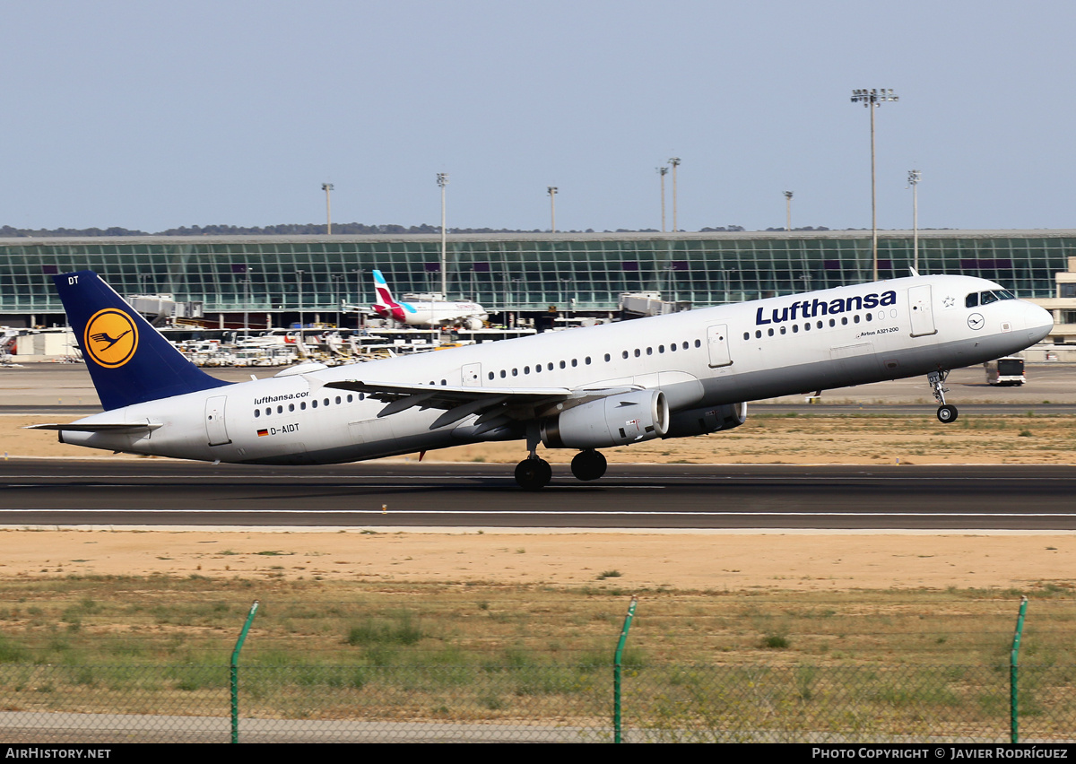 Aircraft Photo of D-AIDT | Airbus A321-231 | Lufthansa | AirHistory.net #471535