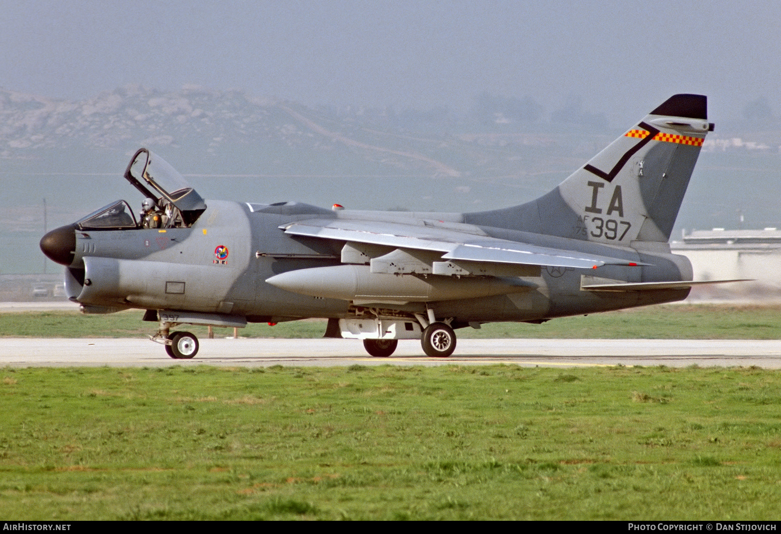 Aircraft Photo of 75-0397 / AF75-397 | Vought A-7D Corsair II | USA - Air Force | AirHistory.net #471558