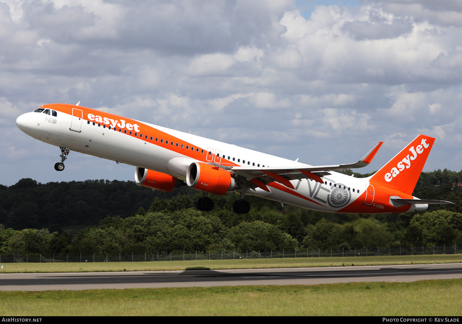 Aircraft Photo of G-UZMA | Airbus A321-251NX | EasyJet | AirHistory.net #471625