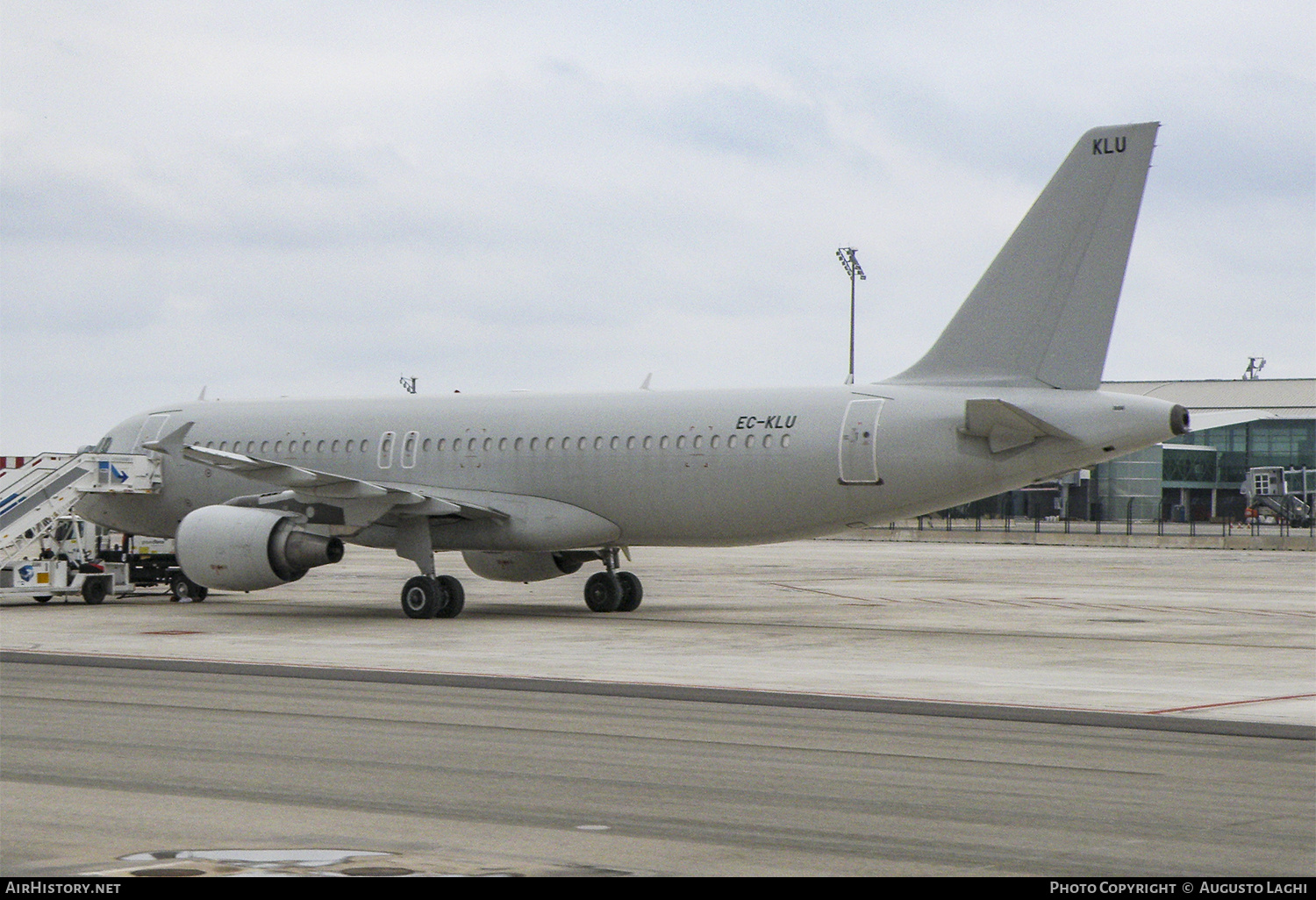 Aircraft Photo of EC-KLU | Airbus A320-214 | AirHistory.net #471639
