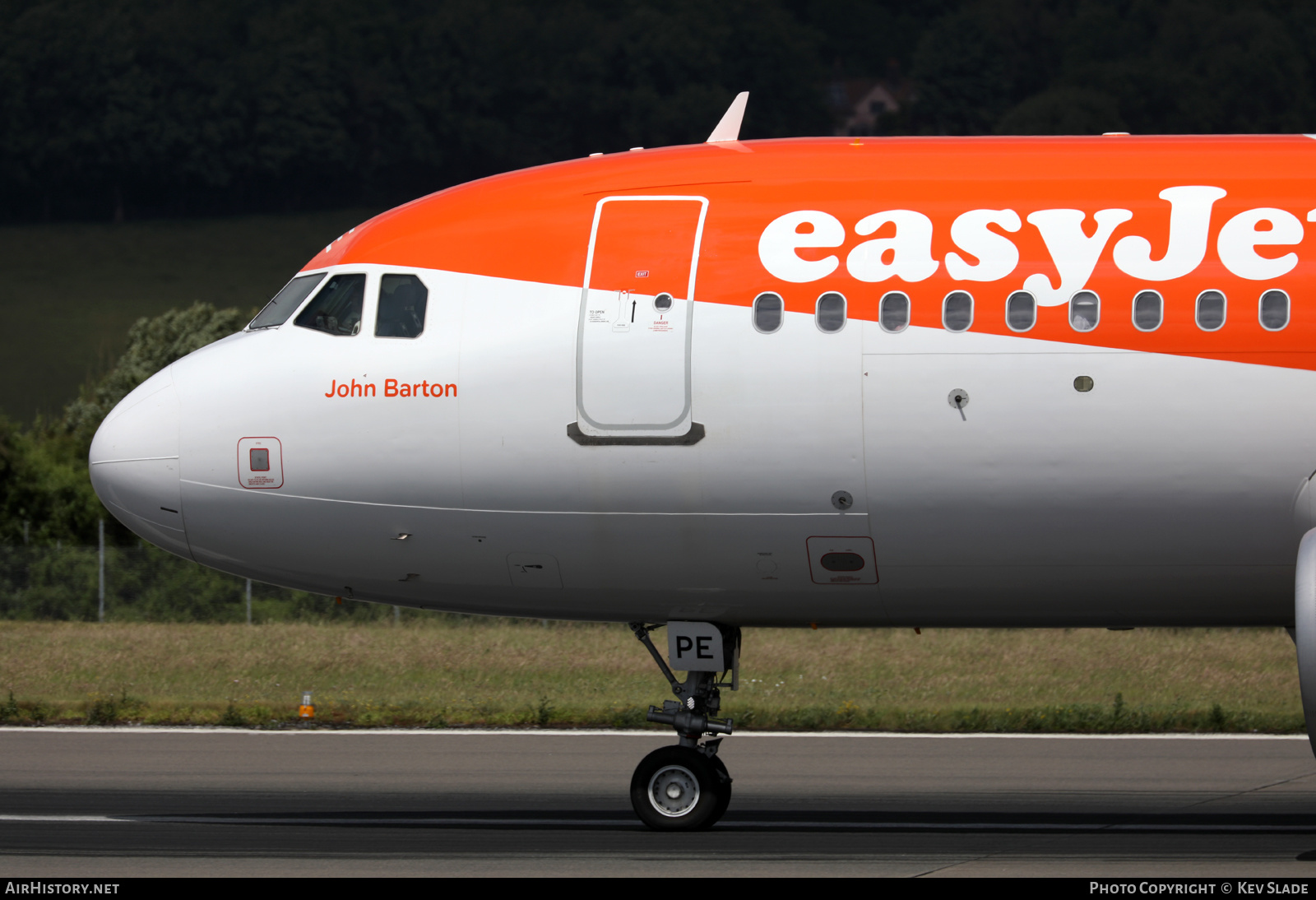 Aircraft Photo of G-EZPE | Airbus A320-214 | EasyJet | AirHistory.net #471664