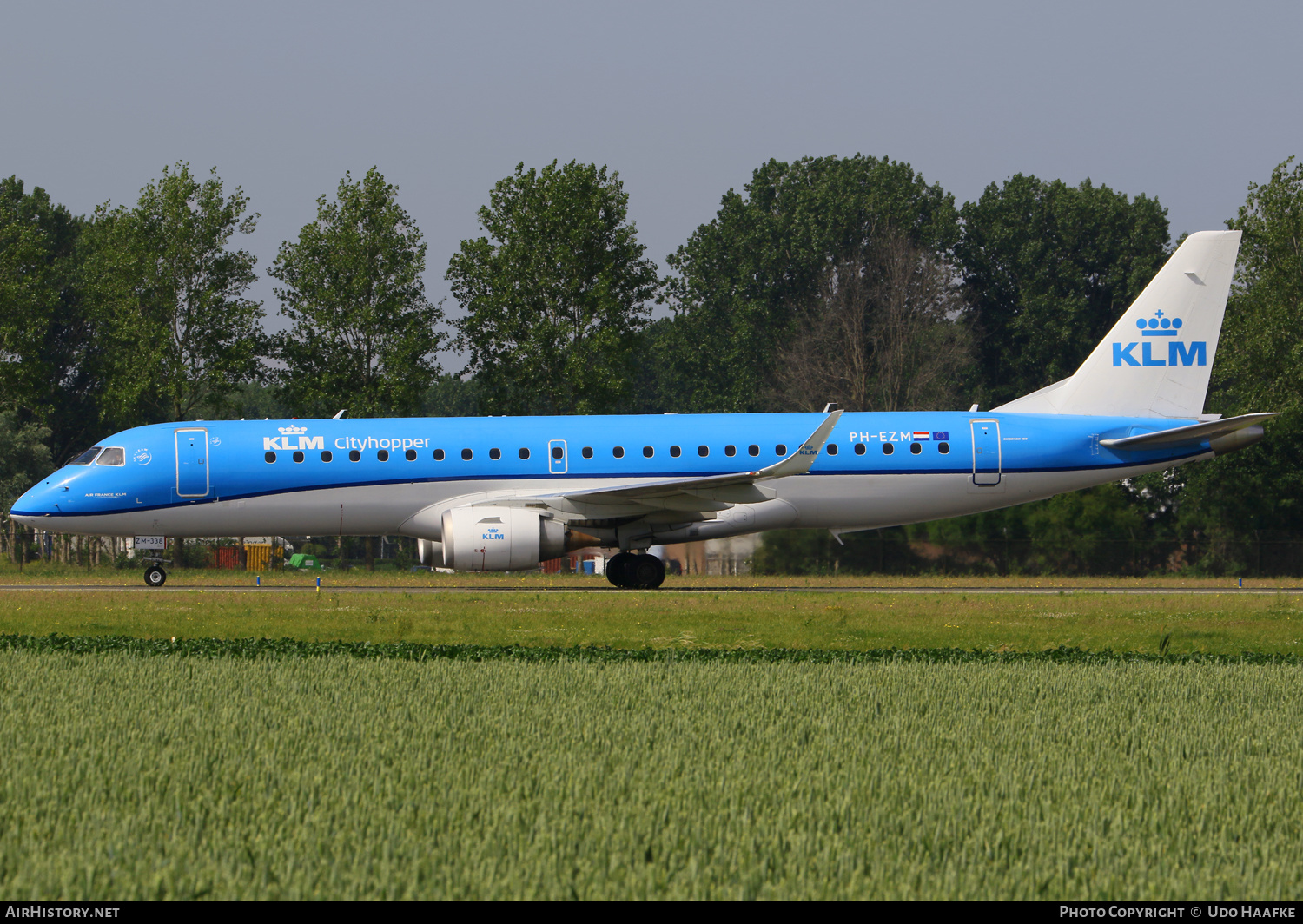 Aircraft Photo of PH-EZM | Embraer 190STD (ERJ-190-100STD) | KLM Cityhopper | AirHistory.net #471721