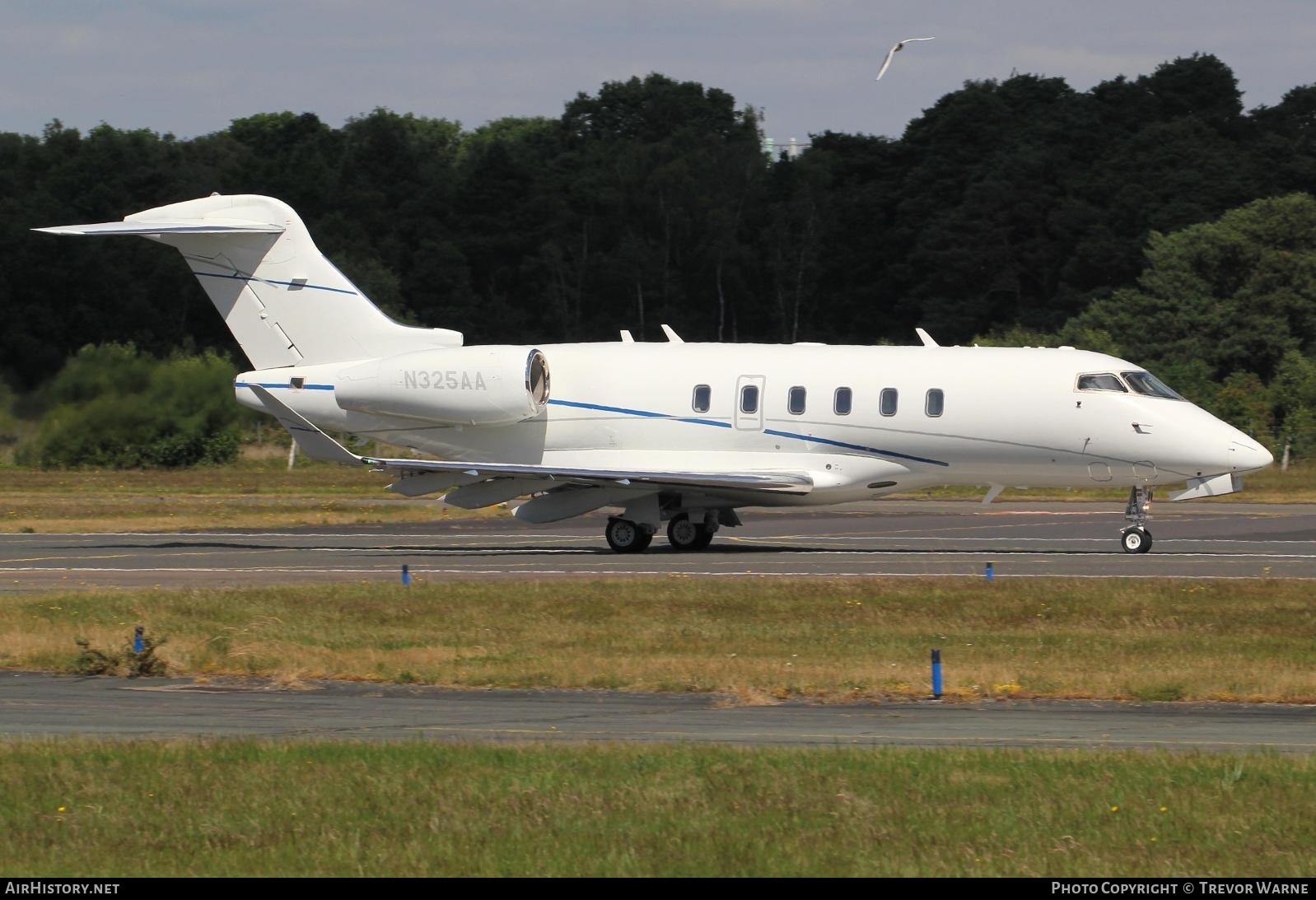 Aircraft Photo of N325AA | Bombardier Challenger 350 (BD-100-1A10) | AirHistory.net #471849