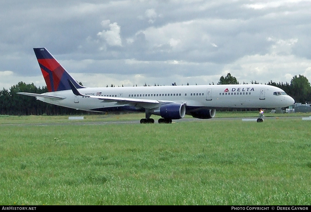 Aircraft Photo of N717TW | Boeing 757-231 | Delta Air Lines | AirHistory.net #471934