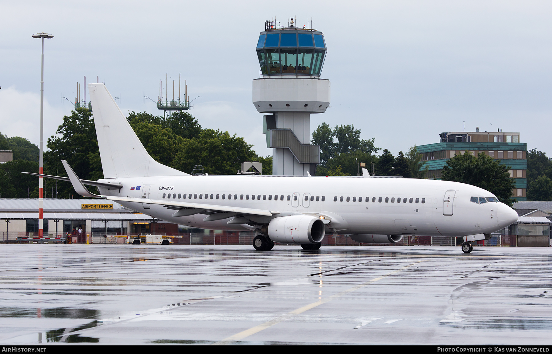 Aircraft Photo of OM-GTF | Boeing 737-86J | AirHistory.net #472097