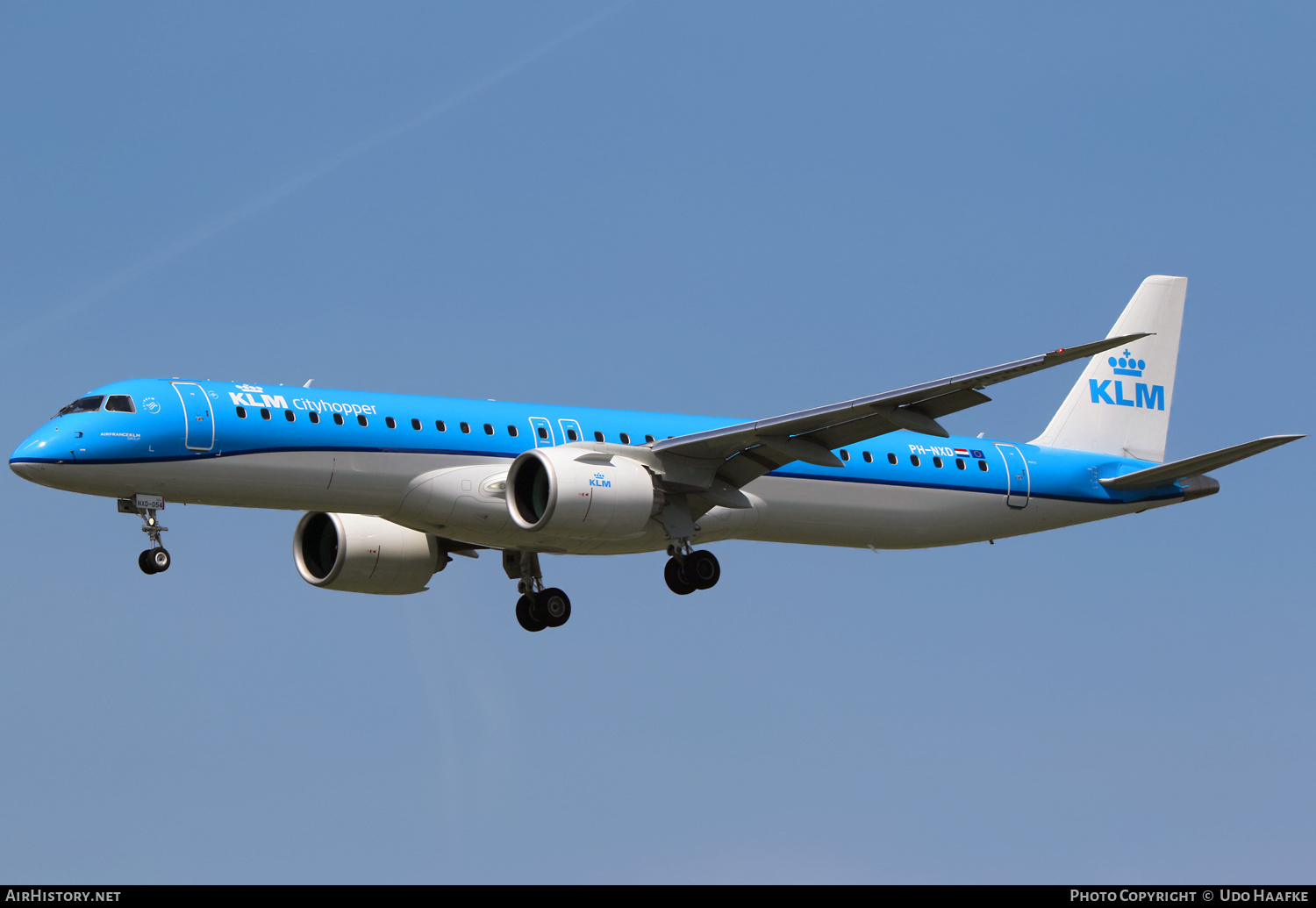 Aircraft Photo of PH-NXD | Embraer 195-E2 (ERJ-190-400) | KLM Cityhopper | AirHistory.net #472151