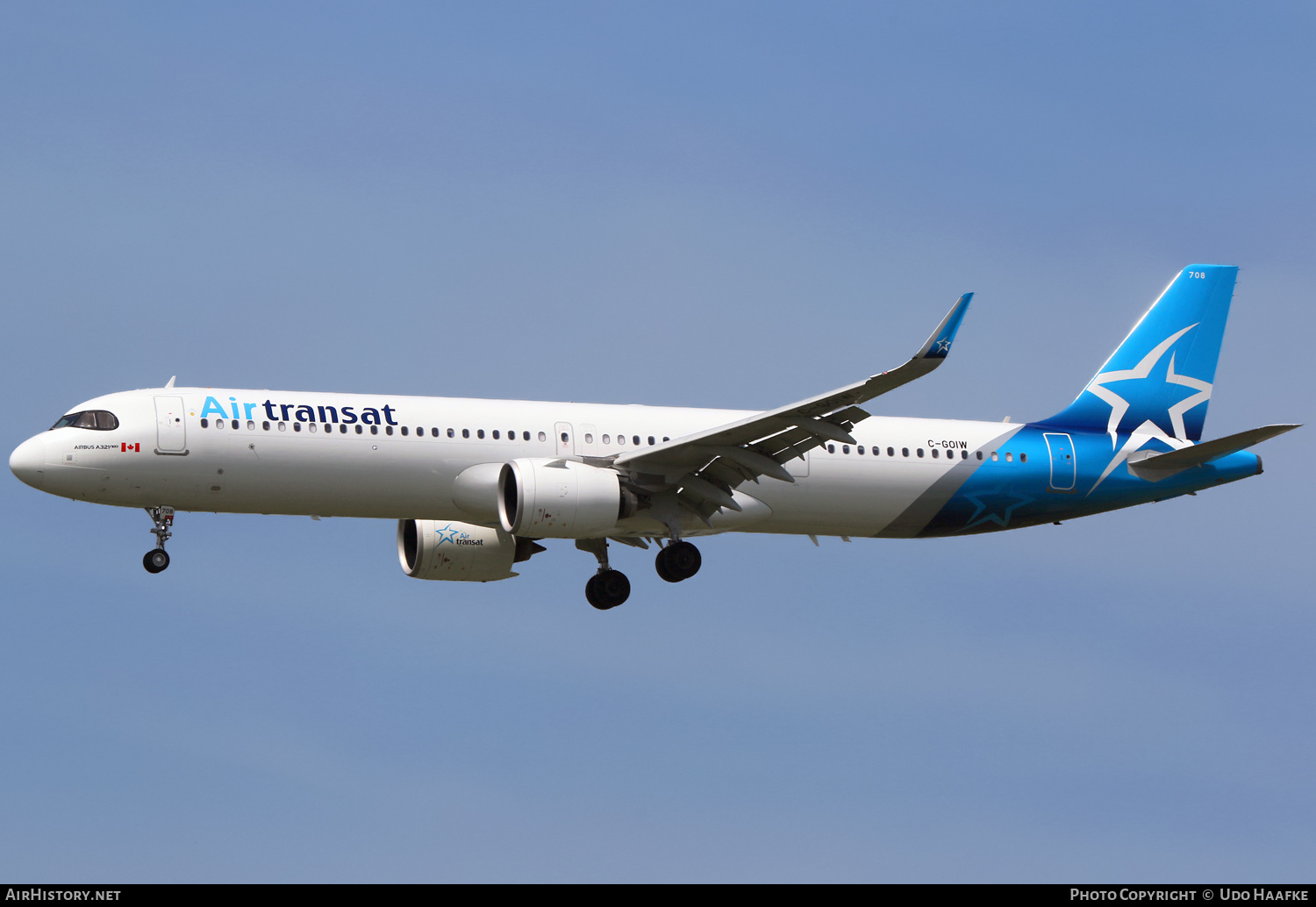 Aircraft Photo of C-GOIW | Airbus A321-271NX | Air Transat | AirHistory.net #472158