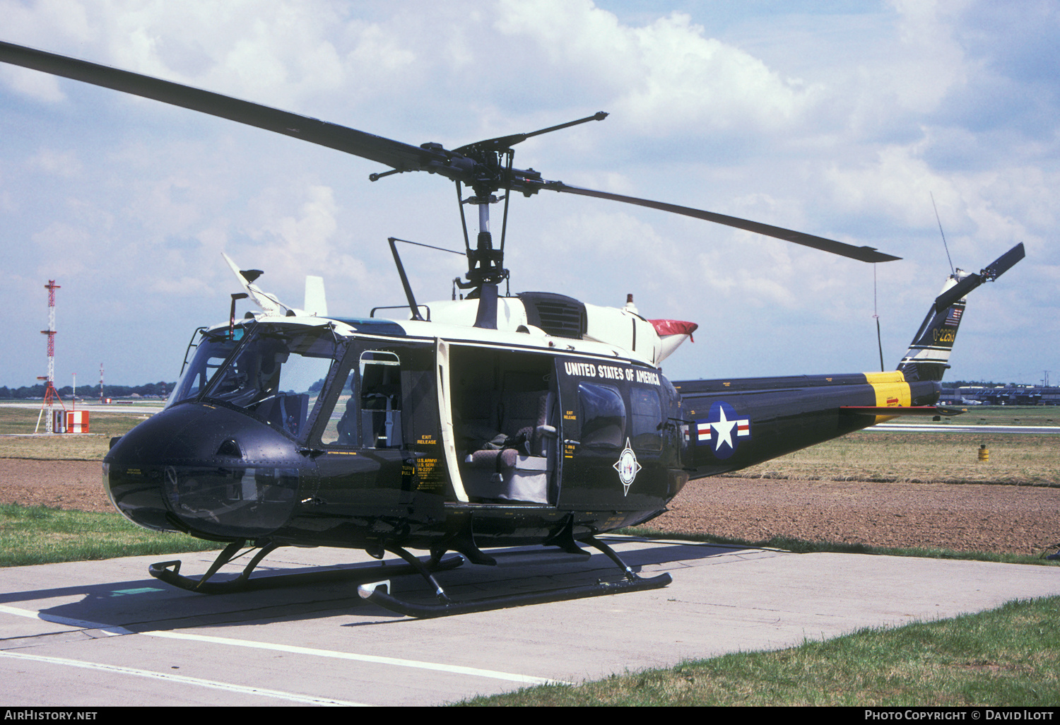 Aircraft Photo of 74-22513 / 0-22513 | Bell UH-1H Iroquois | USA - Army | AirHistory.net #472161