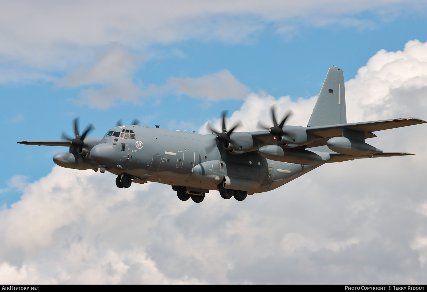 Aircraft Photo of 09-5713 / 95713 | Lockheed Martin MC-130J Commando II (L-382) | USA - Air Force | AirHistory.net #472260