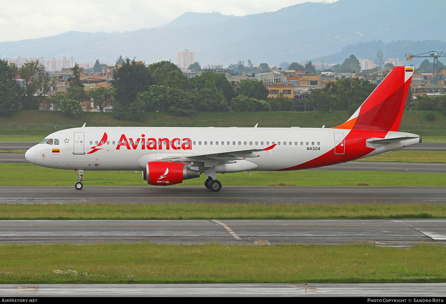 Aircraft Photo of N4304 | Airbus A320-214 | Avianca | AirHistory.net #472424