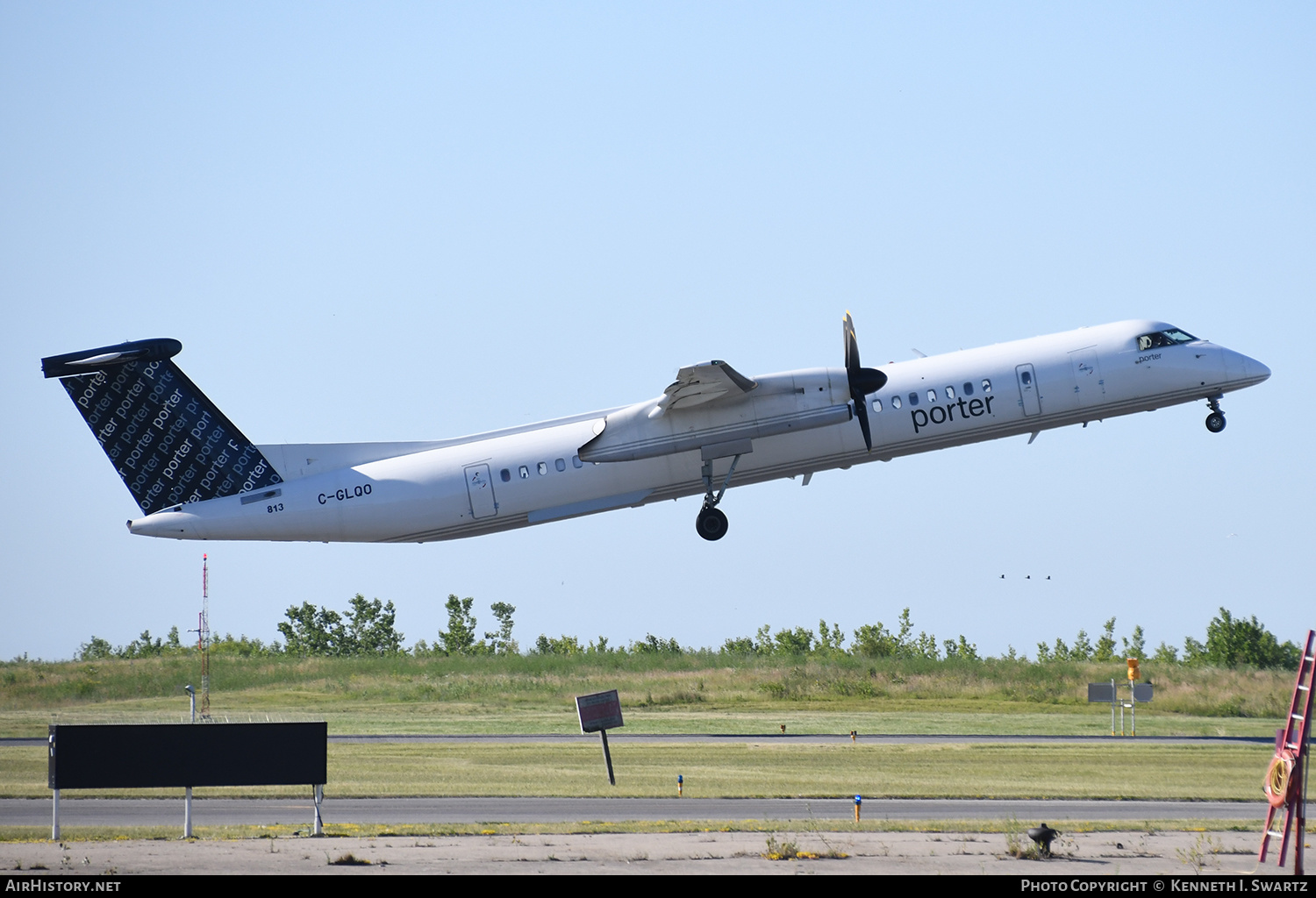 Aircraft Photo of C-GLQO | Bombardier DHC-8-402 Dash 8 | Porter Airlines | AirHistory.net #472440