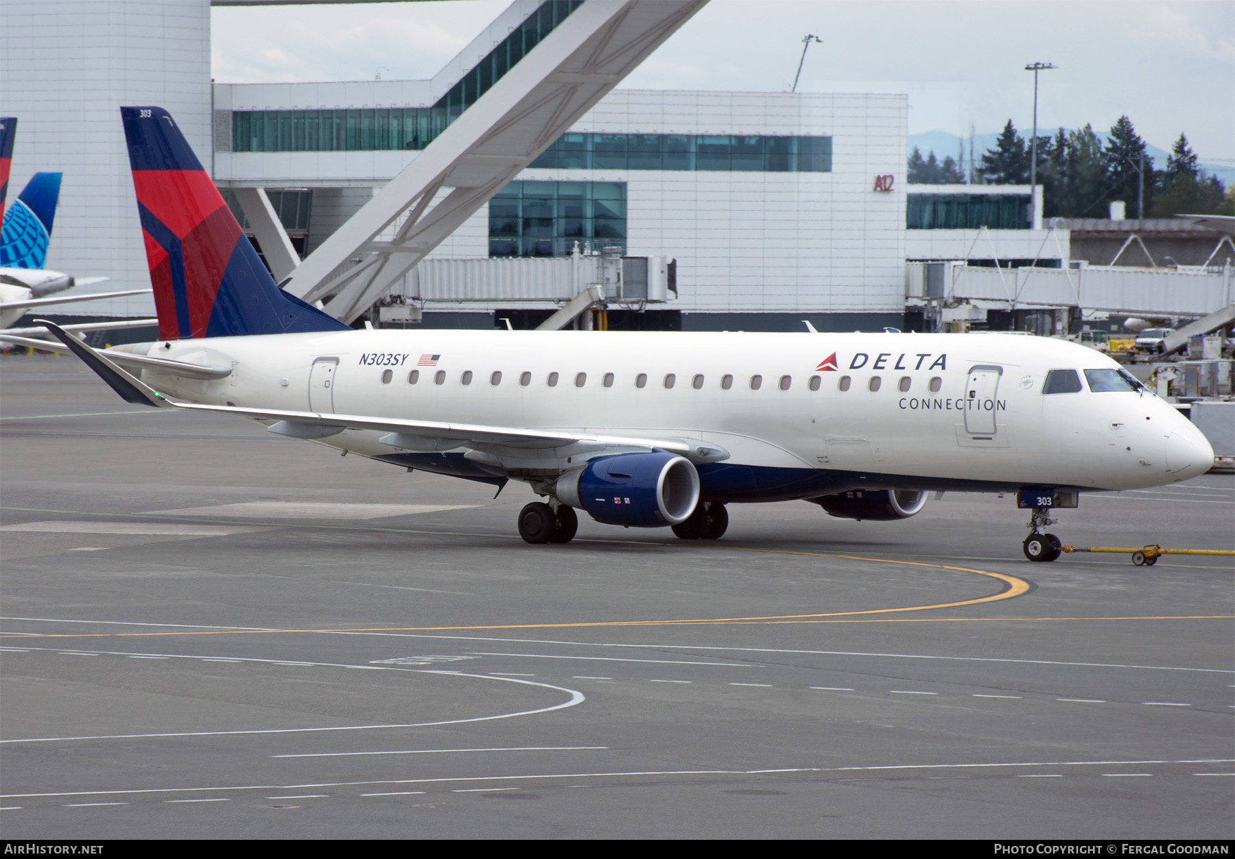 Aircraft Photo of N303SY | Embraer 175LL (ERJ-170-200LL) | Delta Connection | AirHistory.net #472532