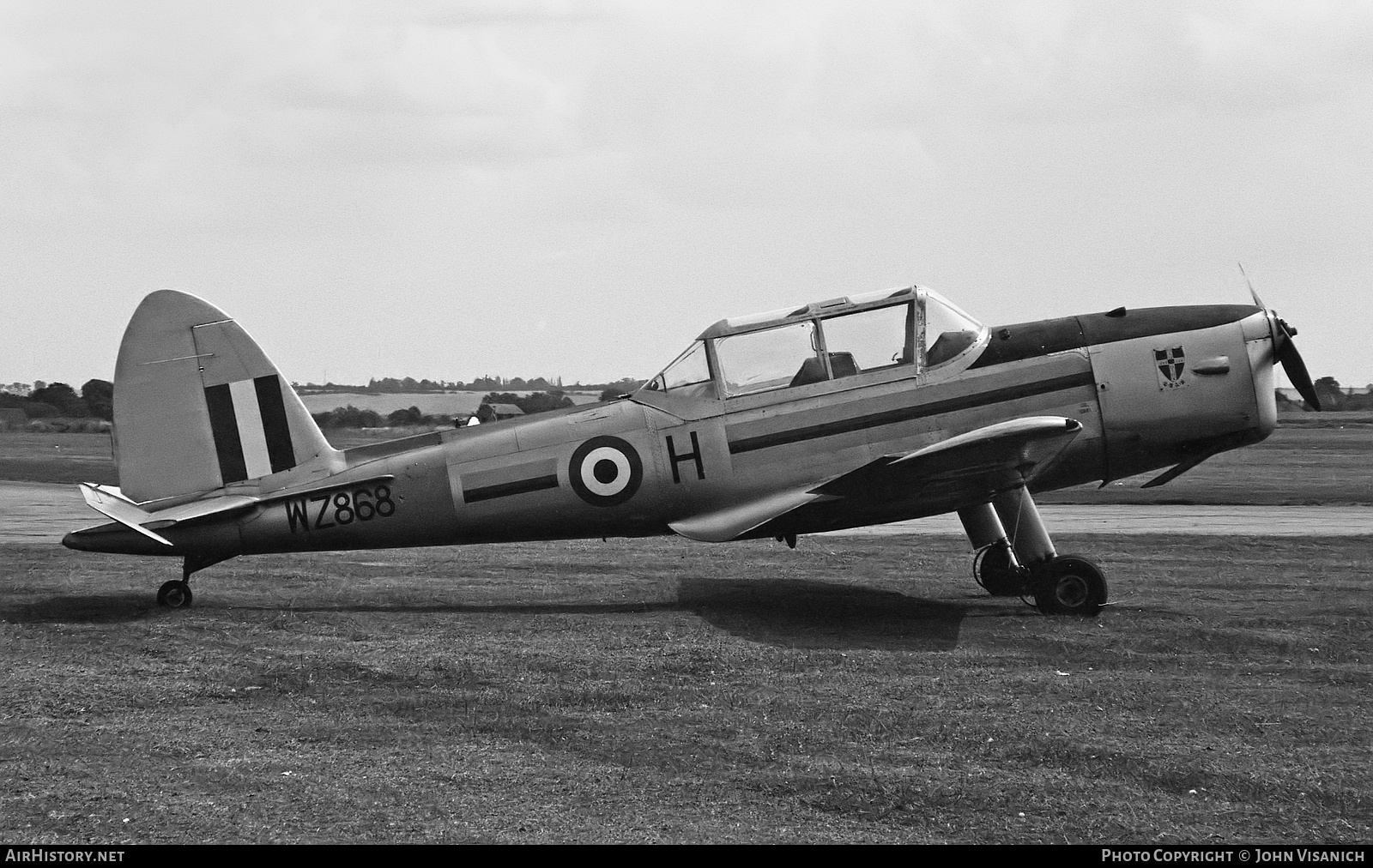 Aircraft Photo of G-BCIW / WZ868 | De Havilland DHC-1 Chipmunk Mk22 | UK - Air Force | AirHistory.net #472559