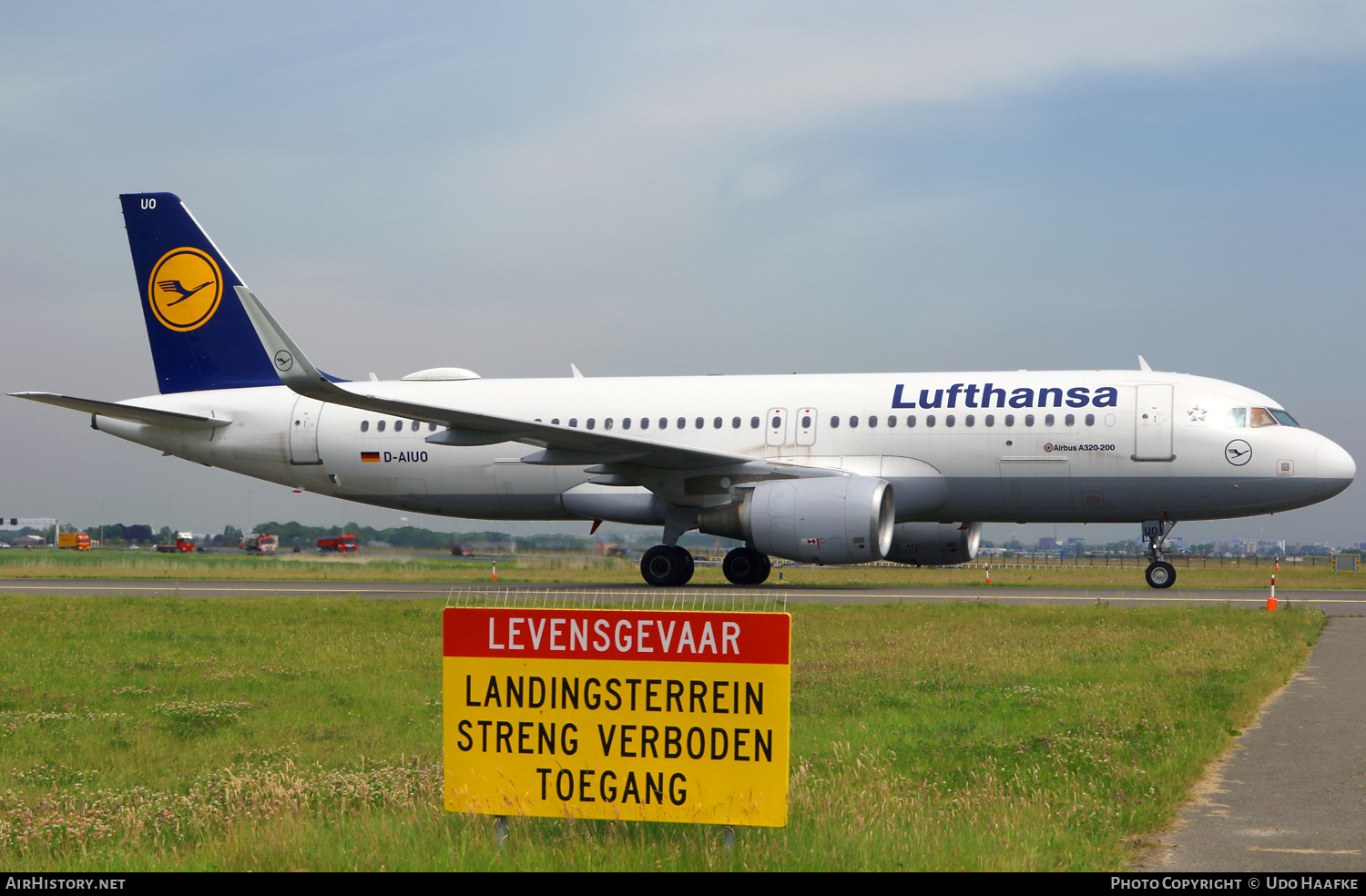 Aircraft Photo of D-AIUO | Airbus A320-214 | Lufthansa | AirHistory.net #472605