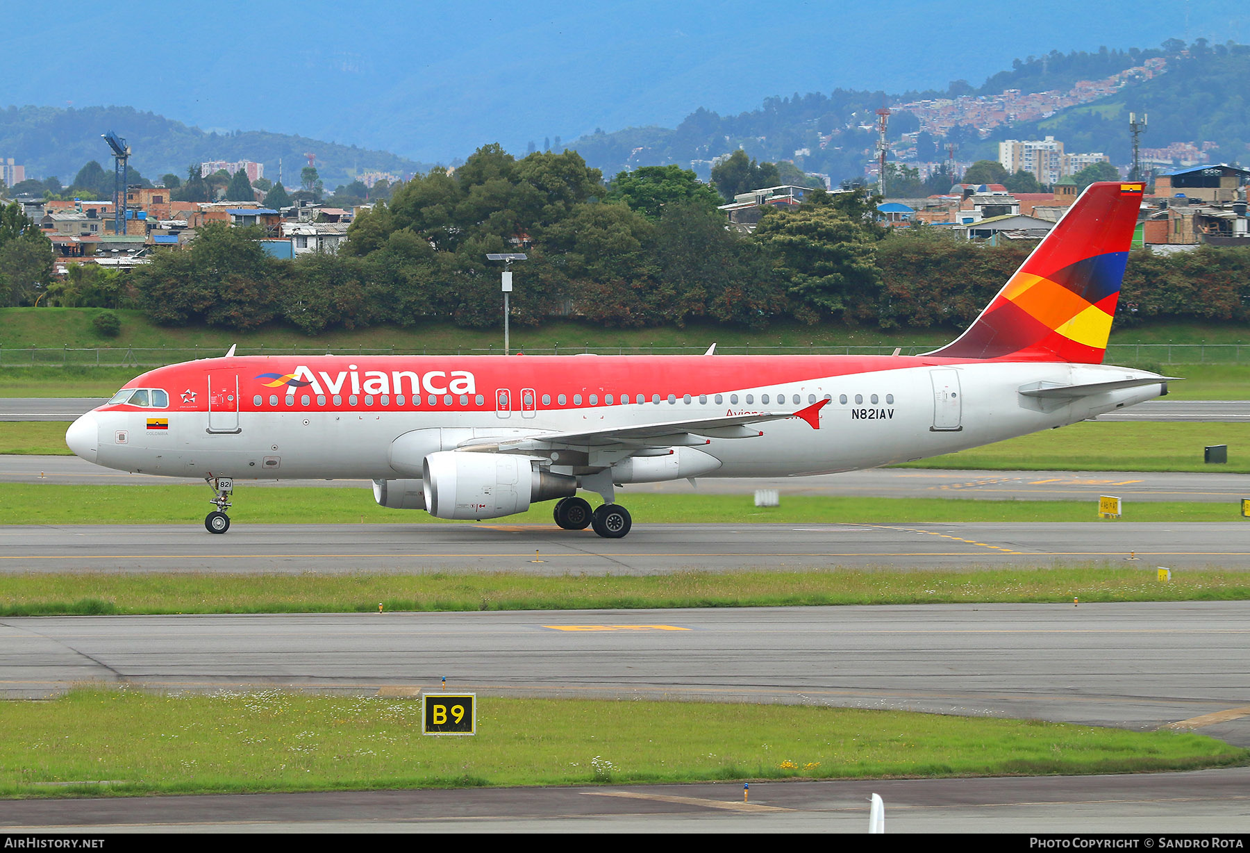 Aircraft Photo of N821AV | Airbus A320-214 | Avianca | AirHistory.net #472674