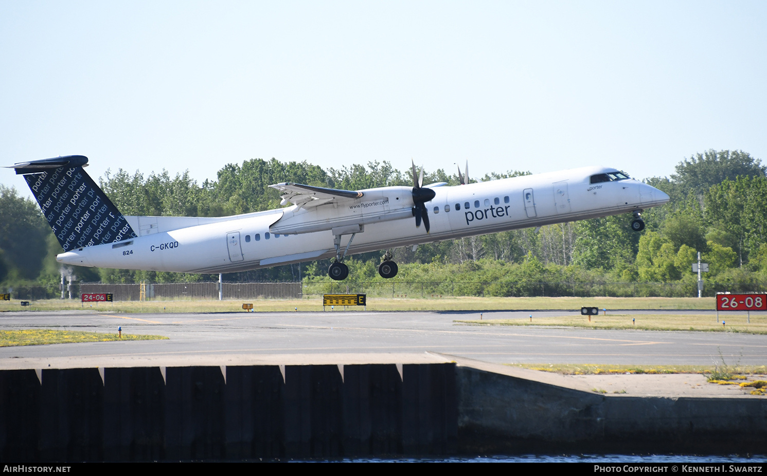 Aircraft Photo of C-GKQD | Bombardier DHC-8-402 Dash 8 | Porter Airlines | AirHistory.net #472826