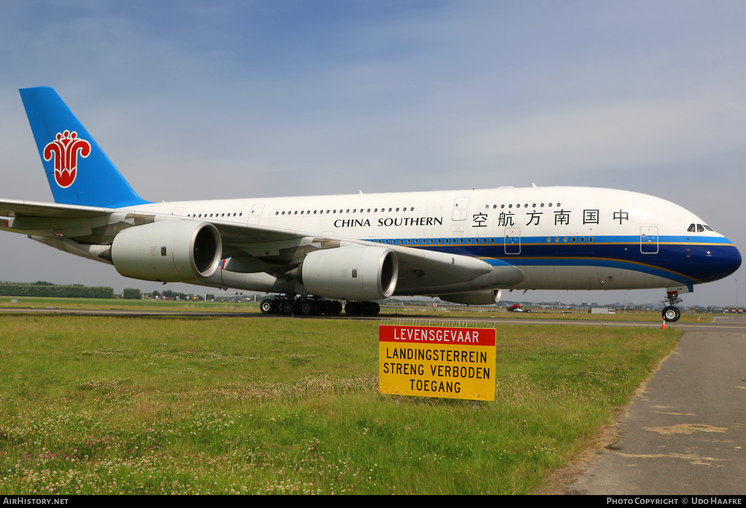 Aircraft Photo of B-6138 | Airbus A380-841 | China Southern Airlines | AirHistory.net #472847
