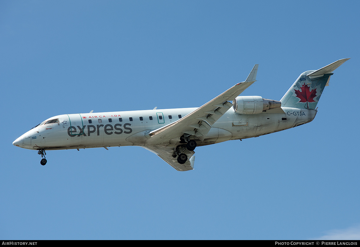 Aircraft Photo of C-GTJA | Bombardier CRJ-200ER (CL-600-2B19) | Air Canada Jazz | AirHistory.net #472980